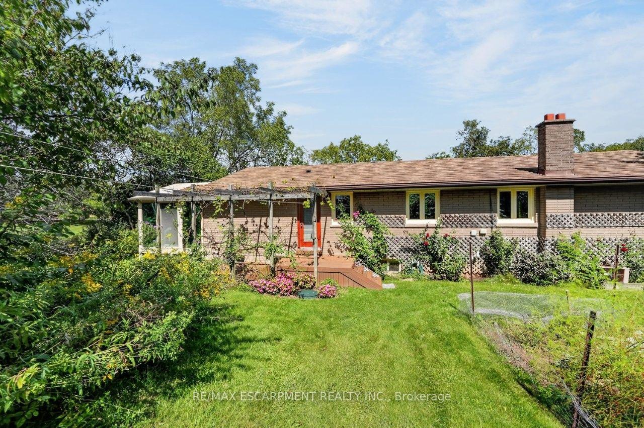 Photo 18 of 116 Russ Road, Grimsby, Grimsby Escarpment — HOMEH
