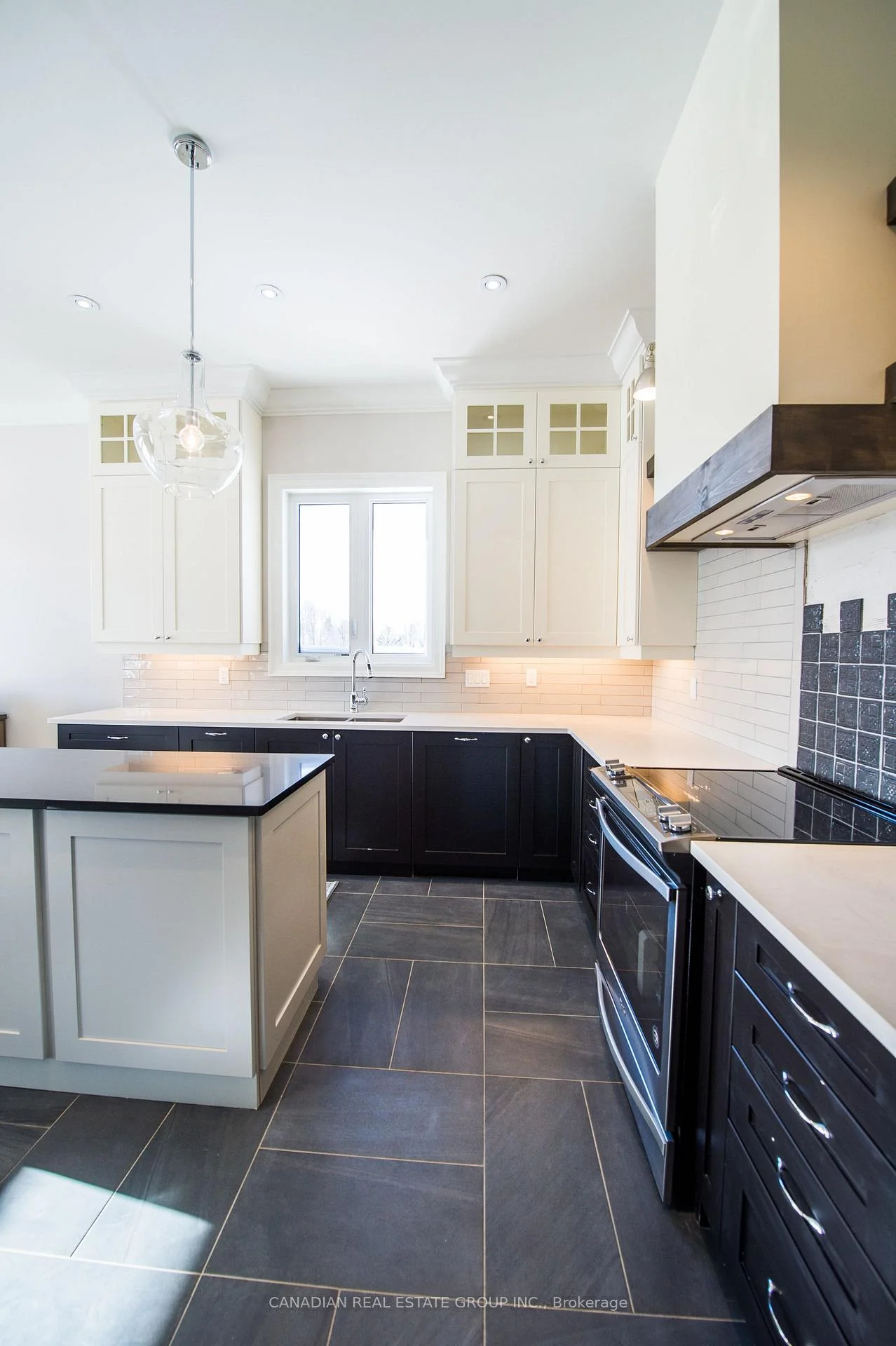 Photo 9 of 300 Hagan Street E, Southgate — HOMEH