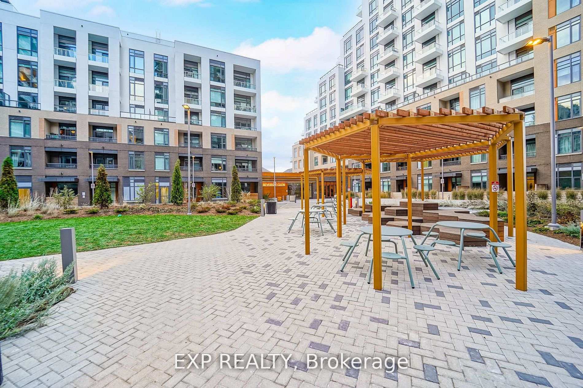 Photo 35 of Unit D328, 8 Beverley Glen Boulevard, Vaughan, Beverley Glen — HOMEH