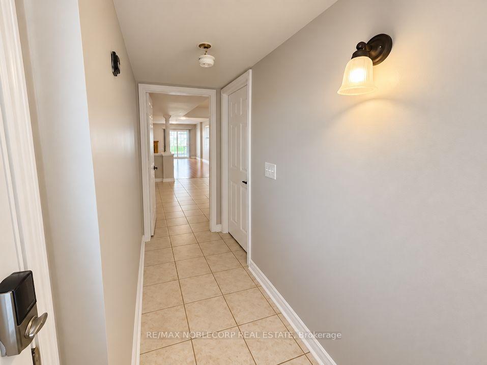 Photo 2 of 67 Macbride Crescent, Vaughan, Maple — HOMEH