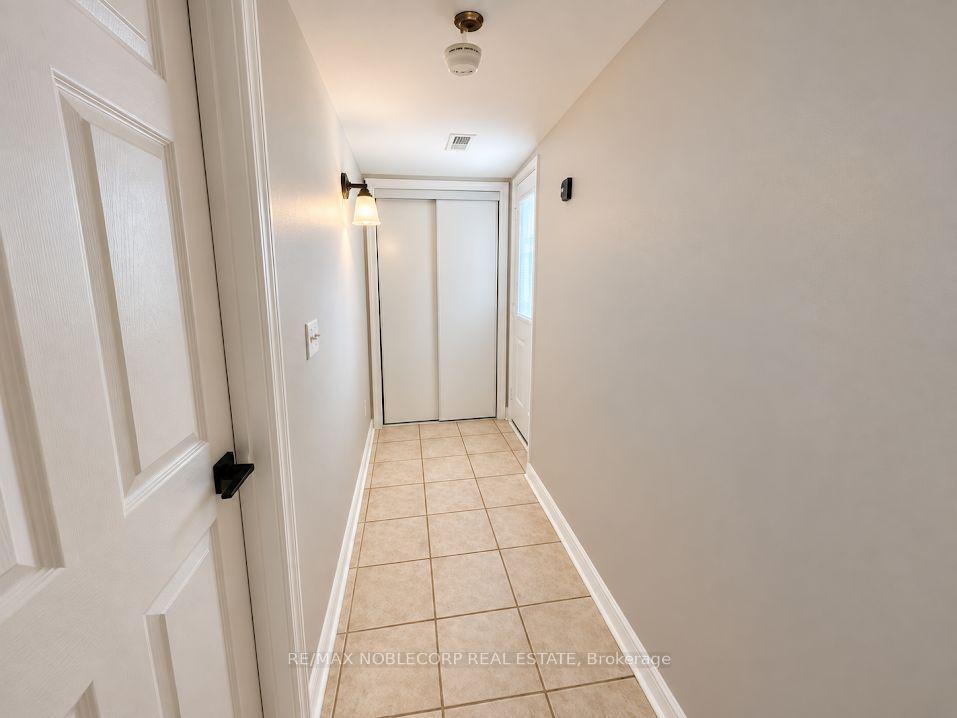 Photo 6 of 67 Macbride Crescent, Vaughan, Maple — HOMEH