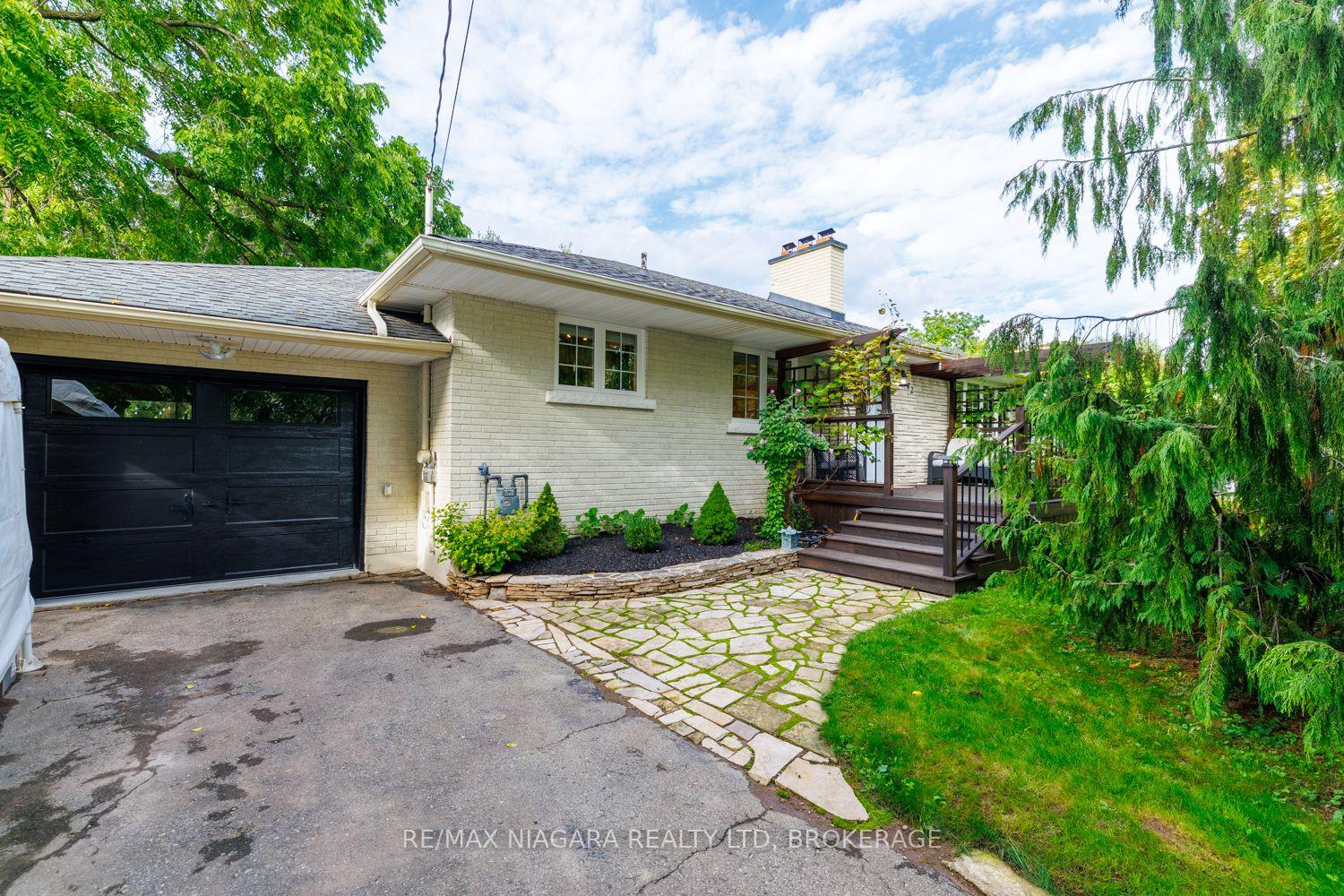 Photo 5 of 42 Strathcona Drive S, Pelham, Fonthill — HOMEH