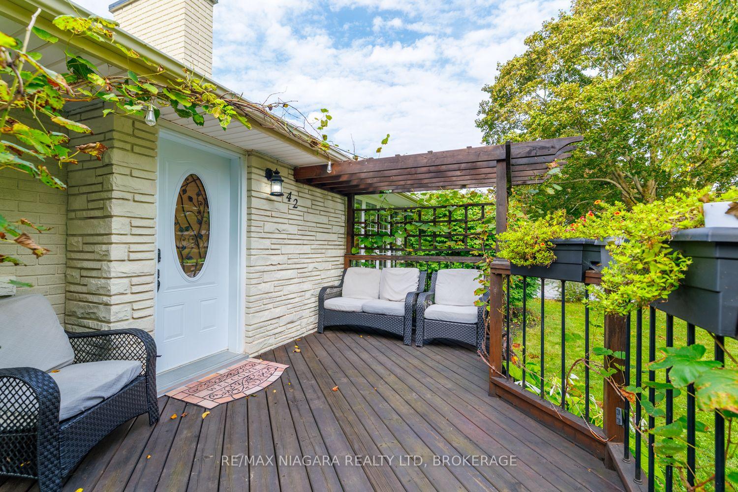 Photo 6 of 42 Strathcona Drive S, Pelham, Fonthill — HOMEH