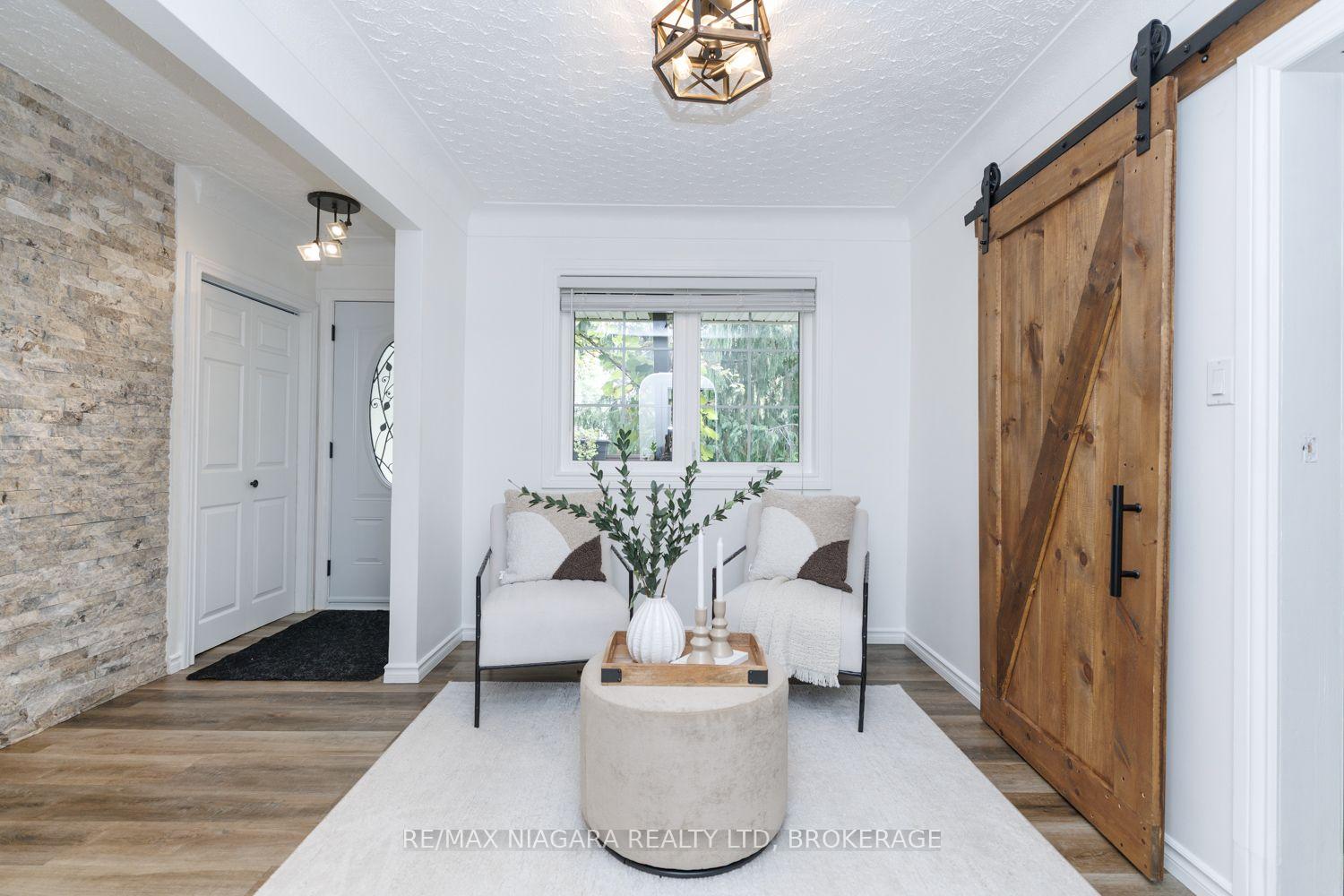 Photo 8 of 42 Strathcona Drive S, Pelham, Fonthill — HOMEH