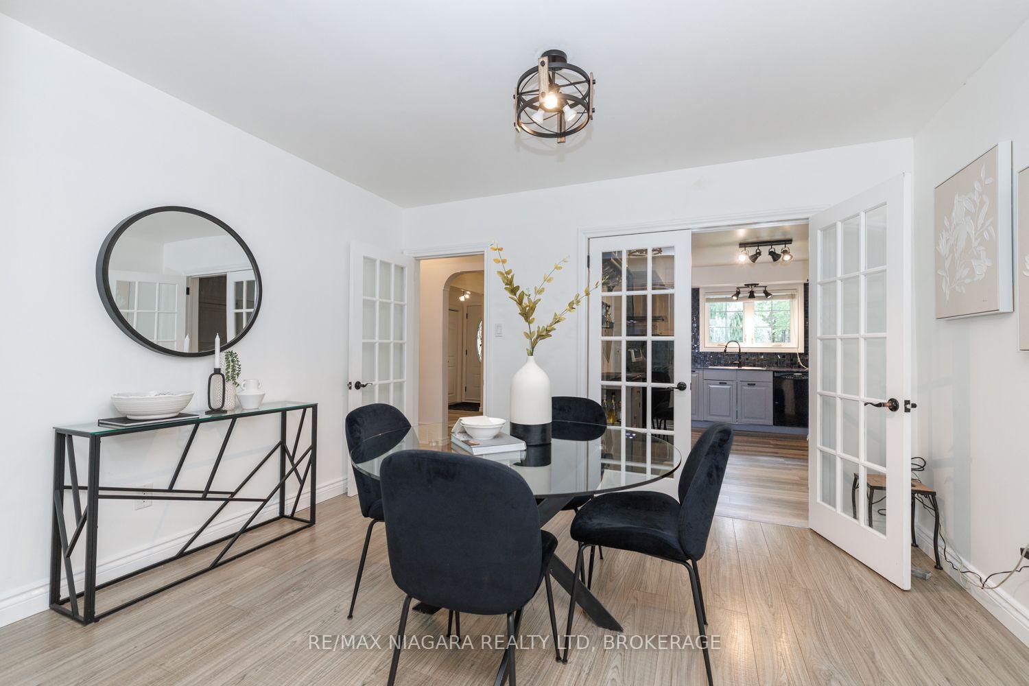Photo 10 of 42 Strathcona Drive S, Pelham, Fonthill — HOMEH