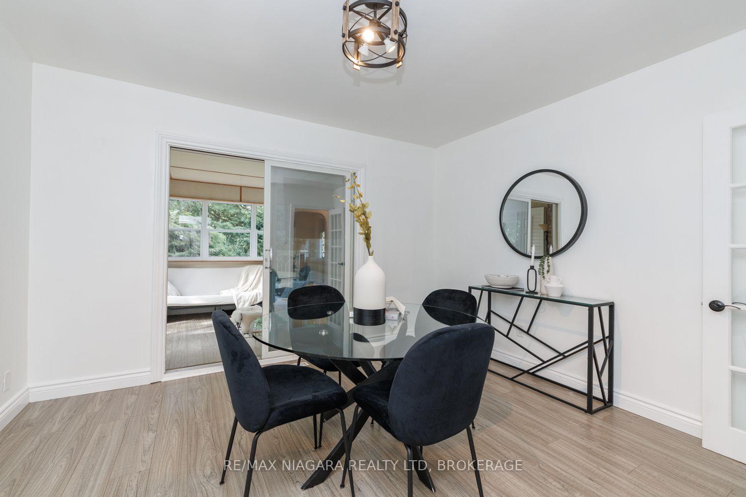 Photo 11 of 42 Strathcona Drive S, Pelham, Fonthill — HOMEH
