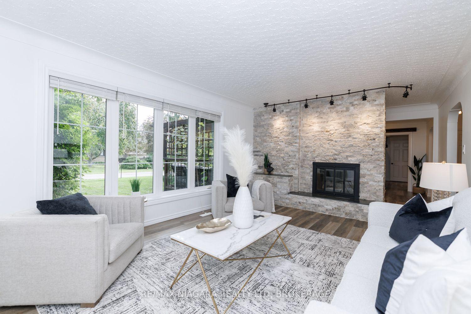 Photo 15 of 42 Strathcona Drive S, Pelham, Fonthill — HOMEH