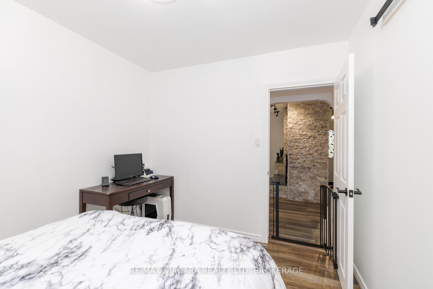Photo 20 of 42 Strathcona Drive S, Pelham, Fonthill — HOMEH