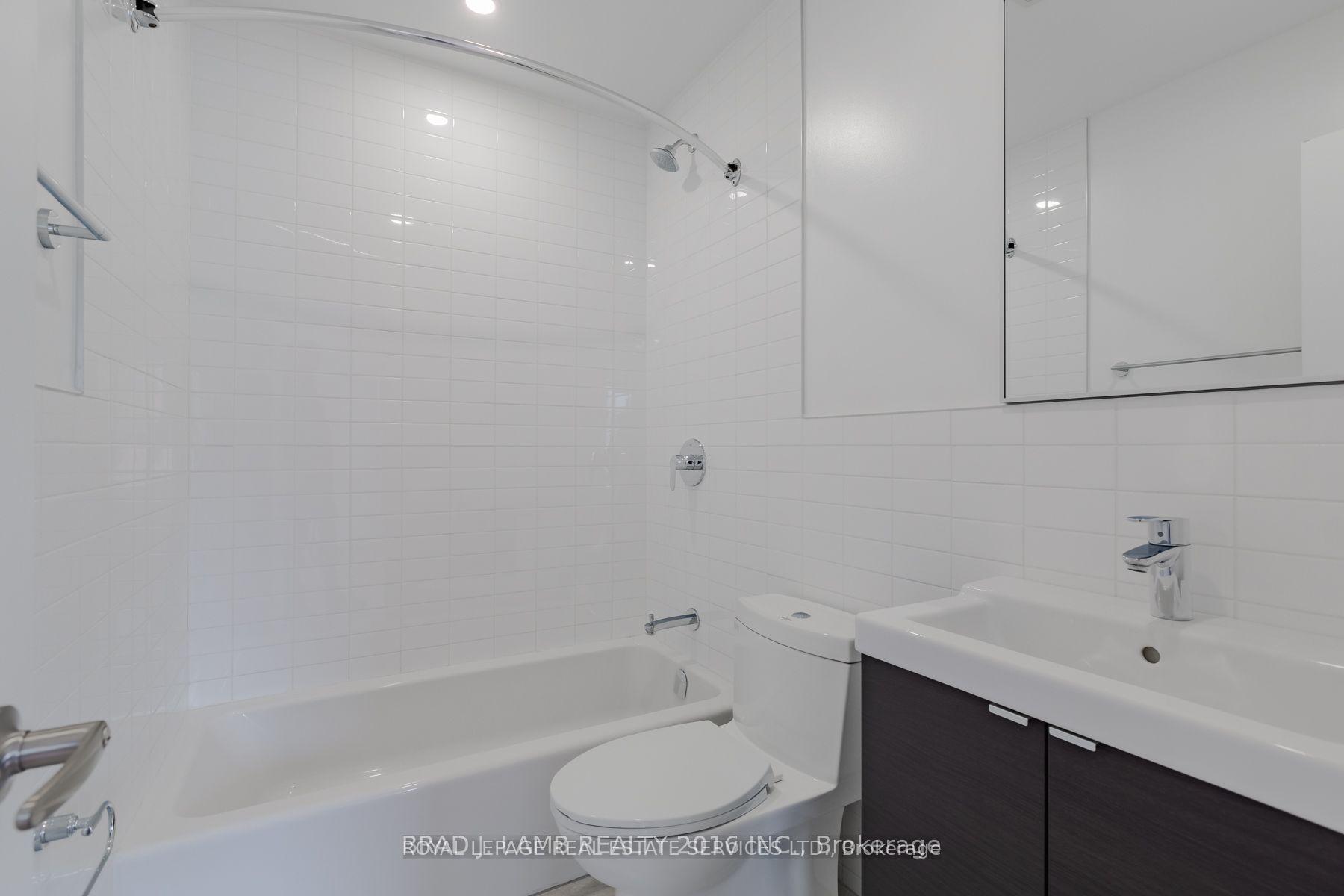 Photo 7 of Unit 3, 28A Third Street, Etobicoke, New Toronto — HOMEH