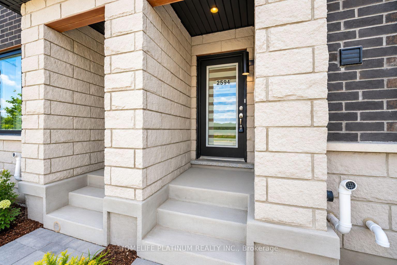 Photo 2 of 2594 Castlegate Crossing, Pickering, Duffin Heights — HOMEH