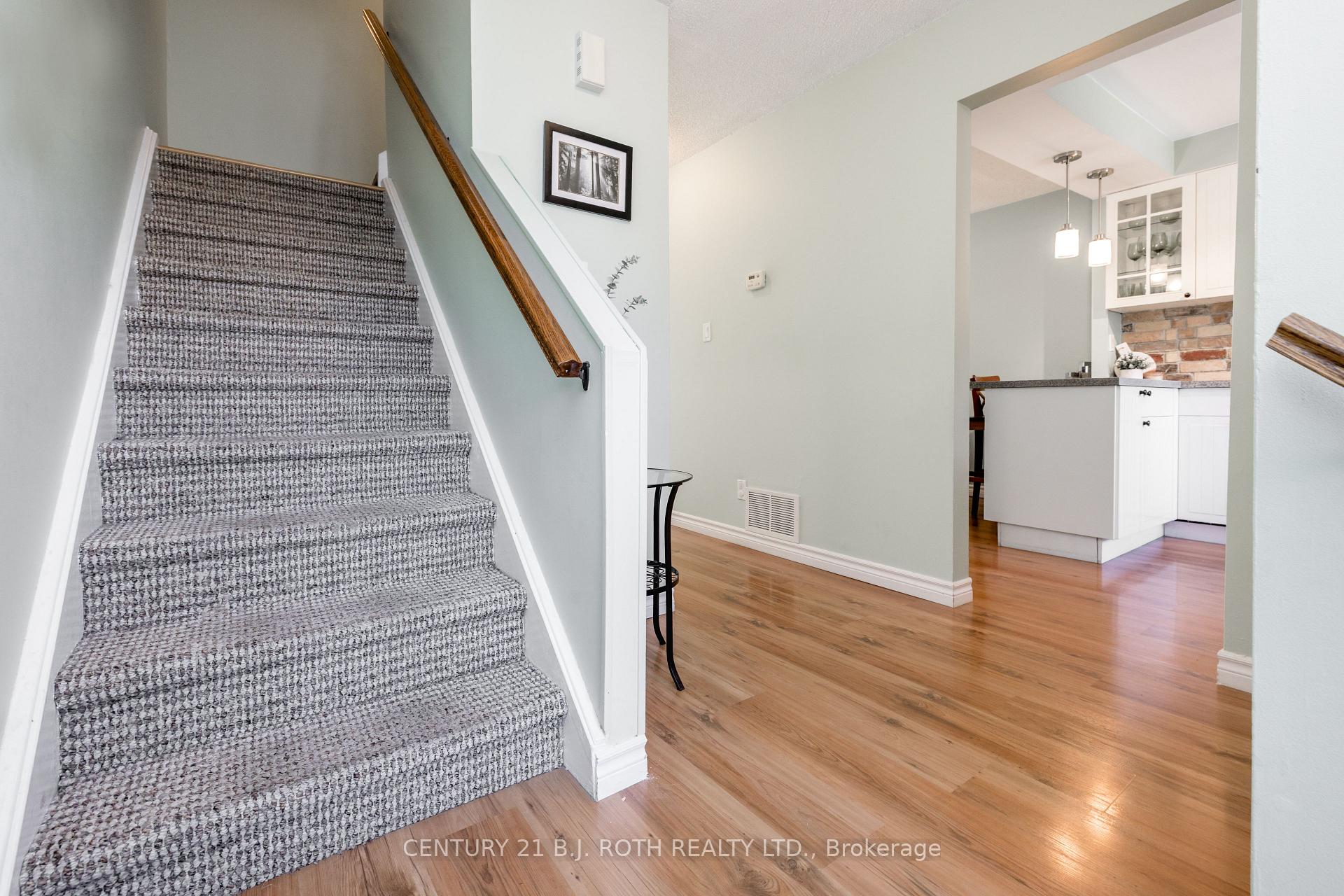 Photo 4 of Unit 31, 52 Adelaide Street, Barrie, Allandale — HOMEH