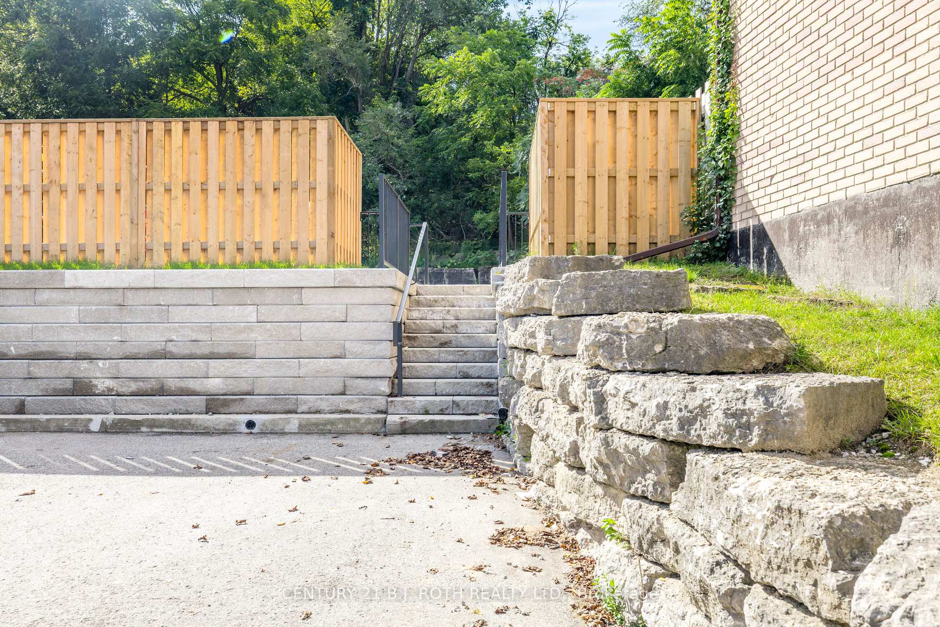 Photo 35 of Unit 31, 52 Adelaide Street, Barrie, Allandale — HOMEH