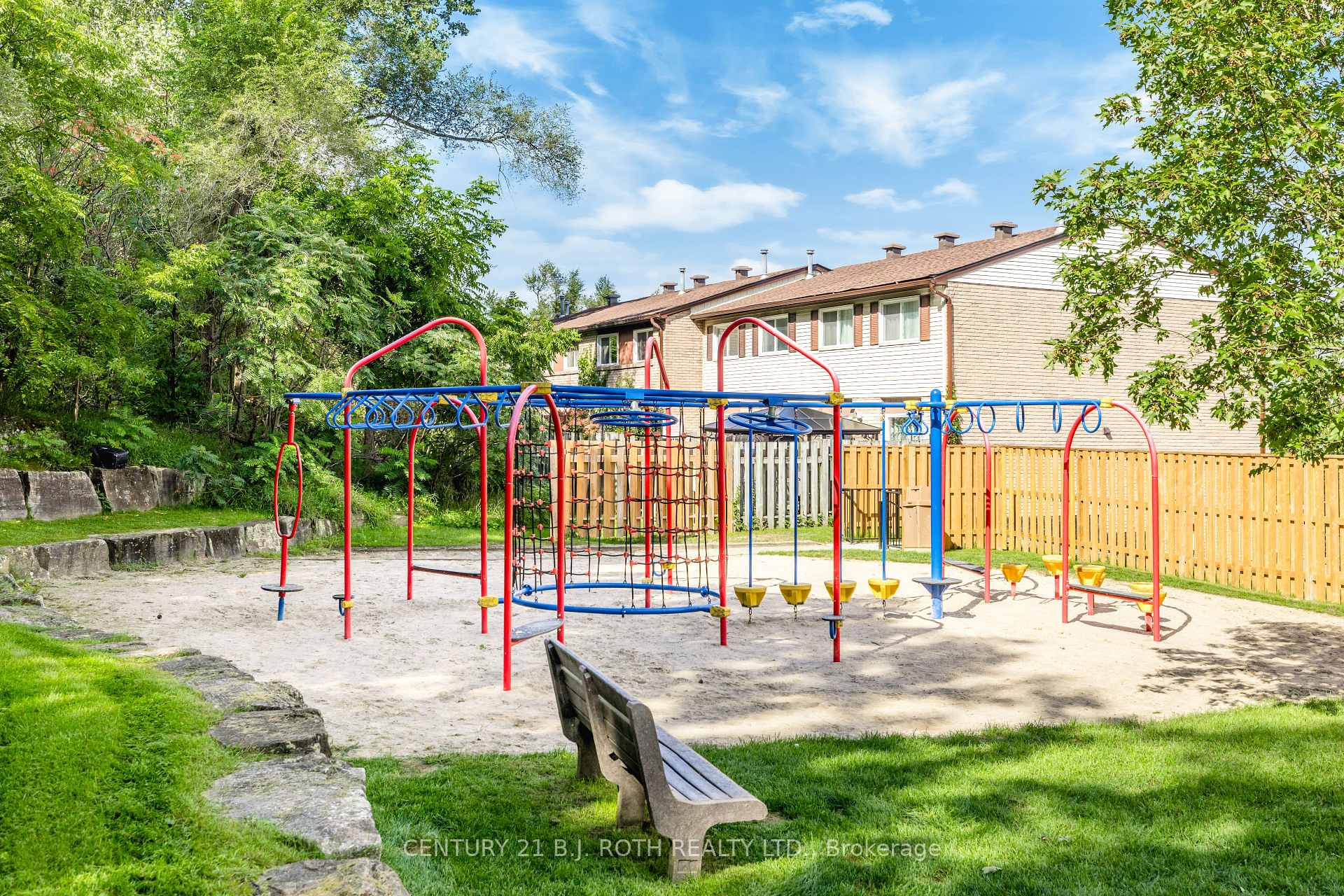 Photo 37 of Unit 31, 52 Adelaide Street, Barrie, Allandale — HOMEH