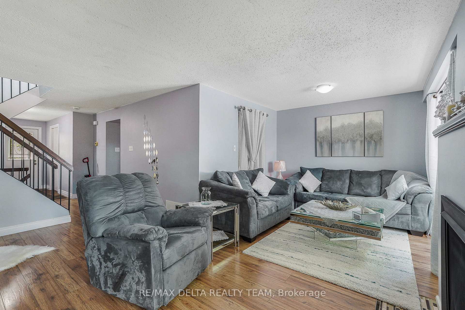 Photo 3 of 1107 Des Forets Avenue, Ottawa, Convent Glen North — HOMEH