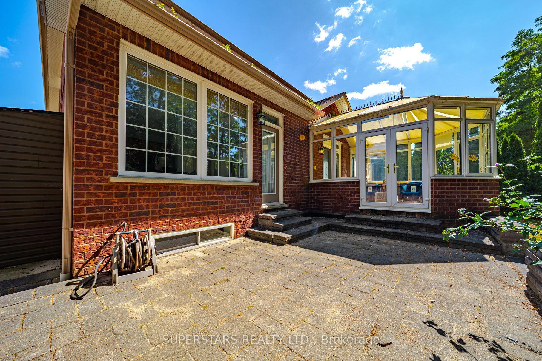 Photo 11 of 10 Thistledown Crescent, Whitby, Taunton North — HOMEH