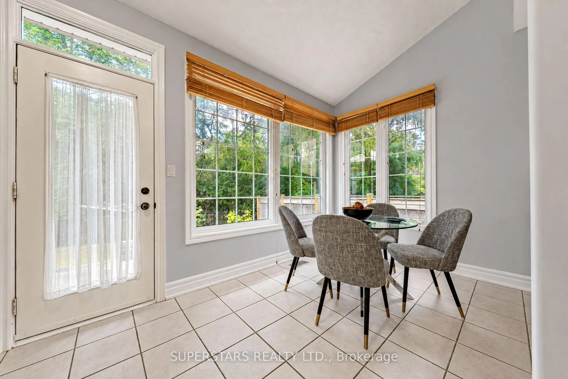 Photo 25 of 10 Thistledown Crescent, Whitby, Taunton North — HOMEH