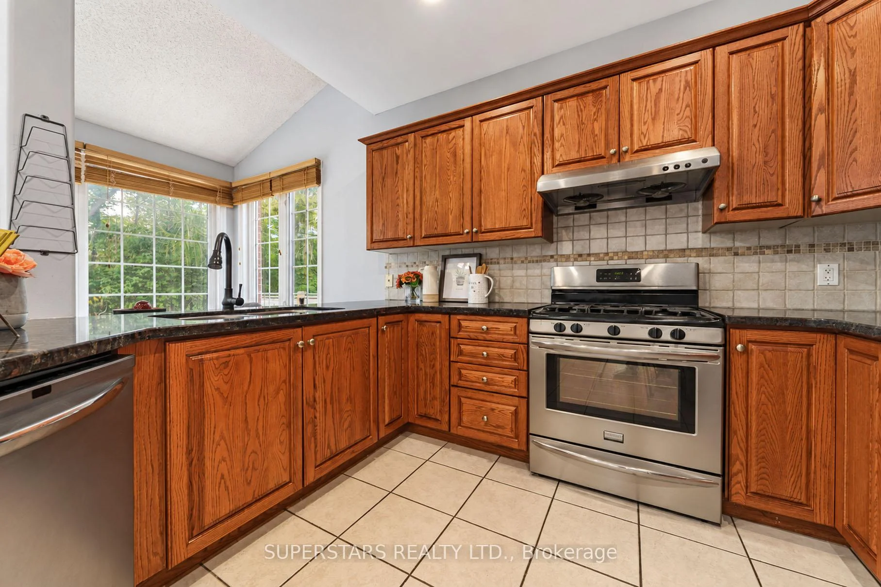 Photo 26 of 10 Thistledown Crescent, Whitby, Taunton North — HOMEH