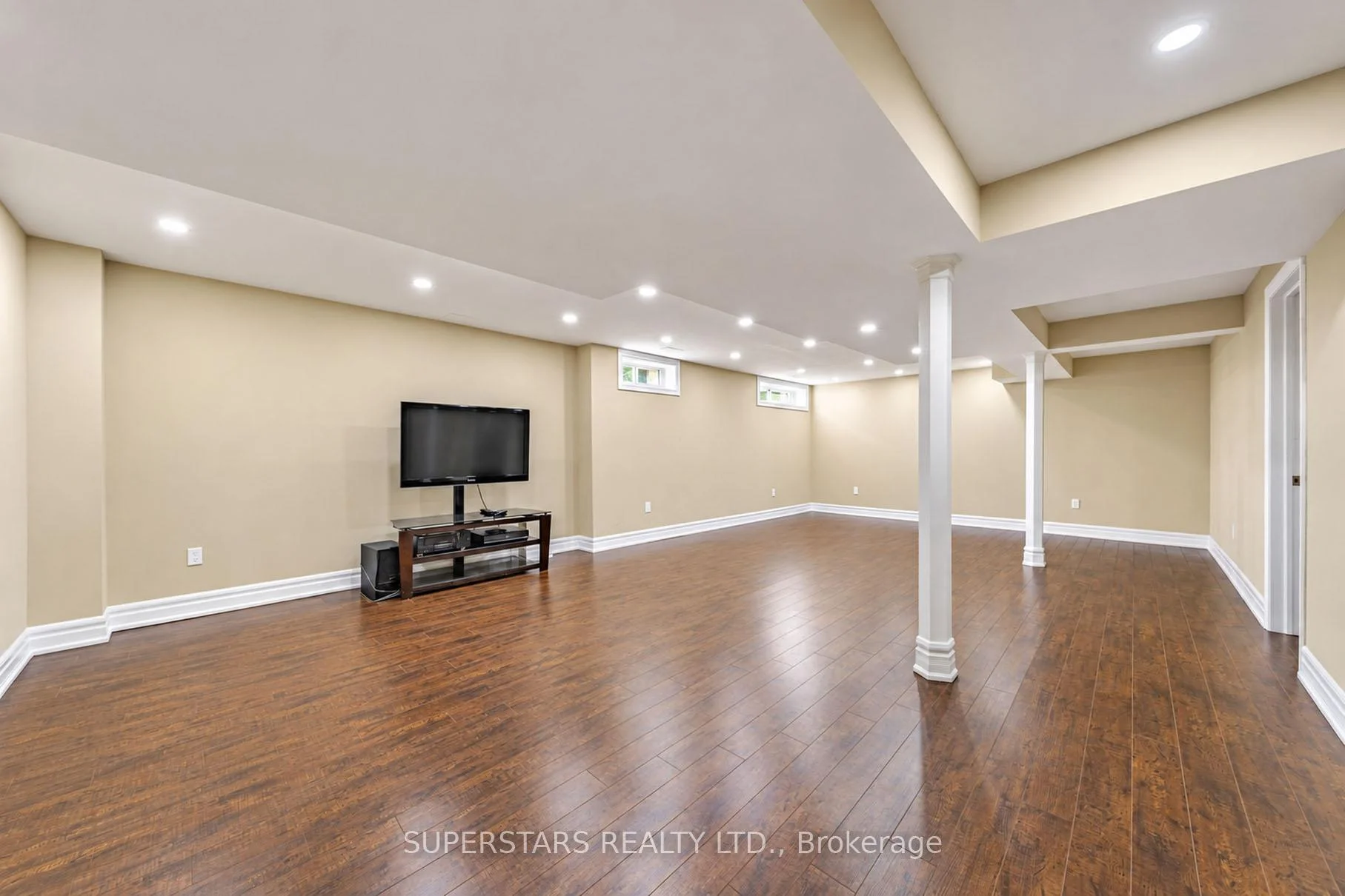Photo 45 of 10 Thistledown Crescent, Whitby, Taunton North — HOMEH