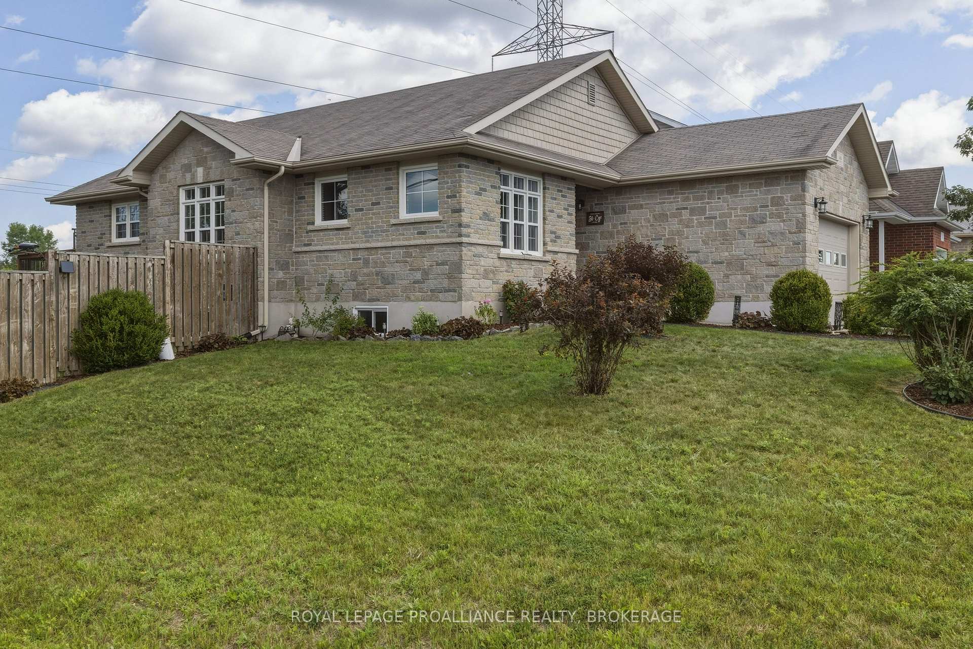 Photo 3 of 1464 Ottawa Street, Kingston, City Northwest — HOMEH