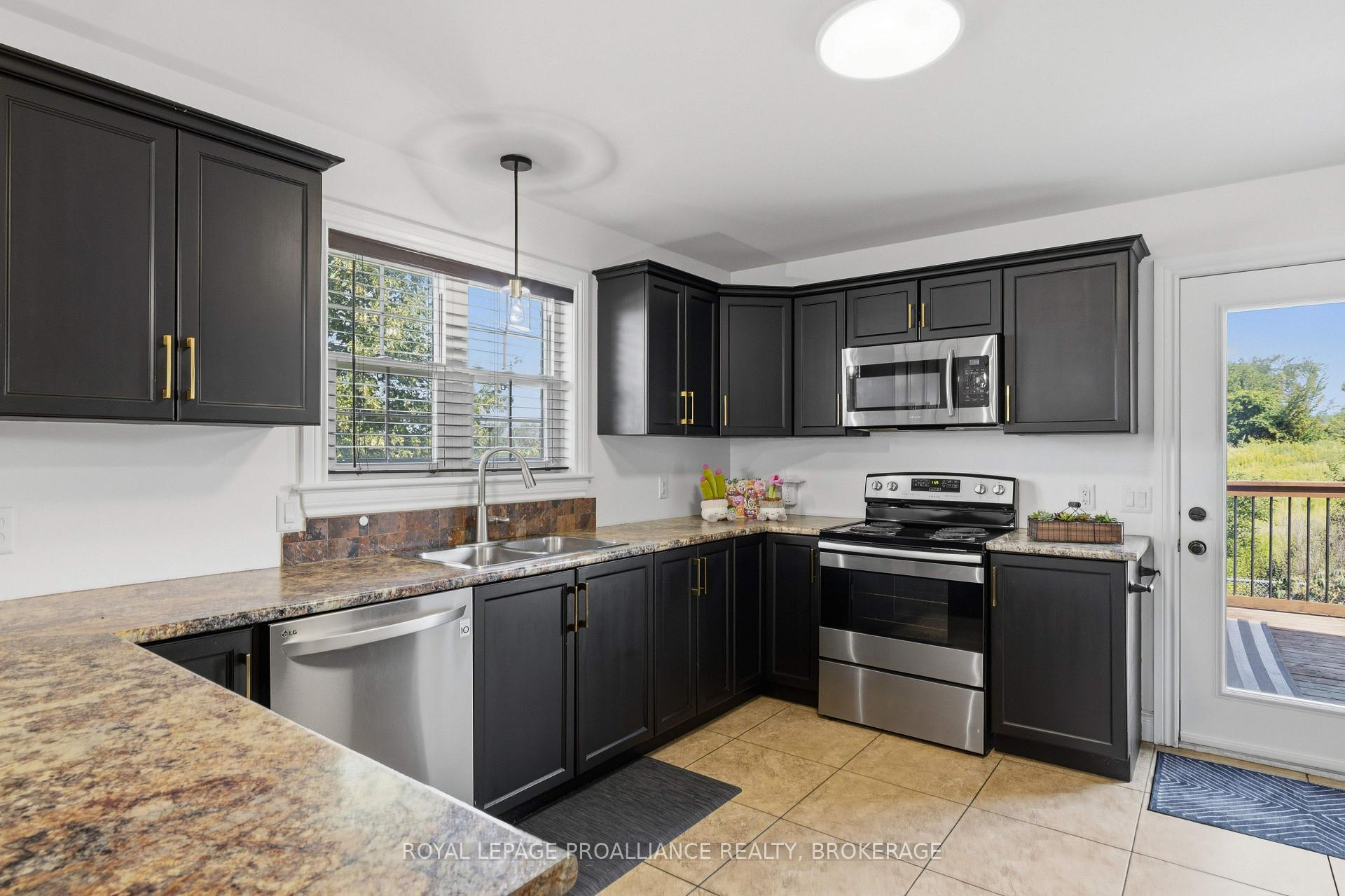 Photo 10 of 1464 Ottawa Street, Kingston, City Northwest — HOMEH
