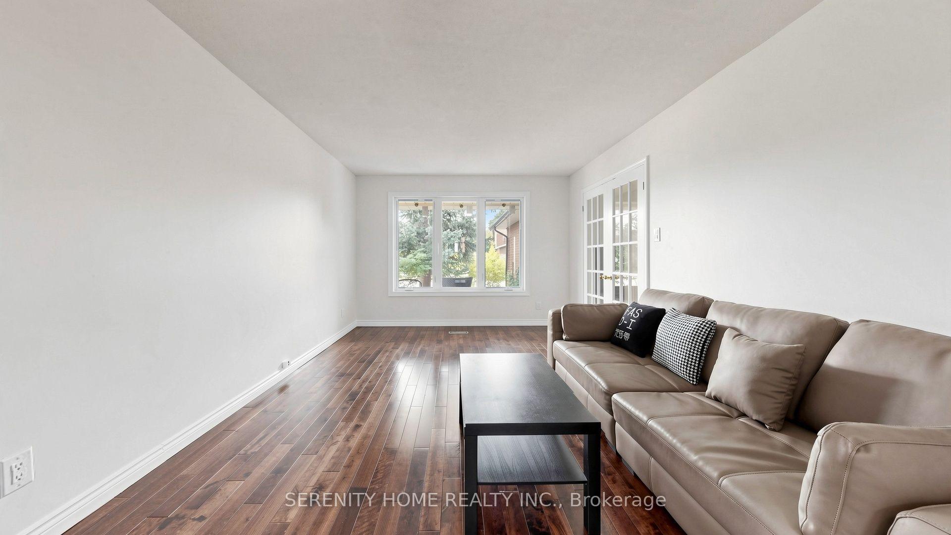 Photo 7 of 957 Queensbridge Drive, Mississauga, Creditview — HOMEH