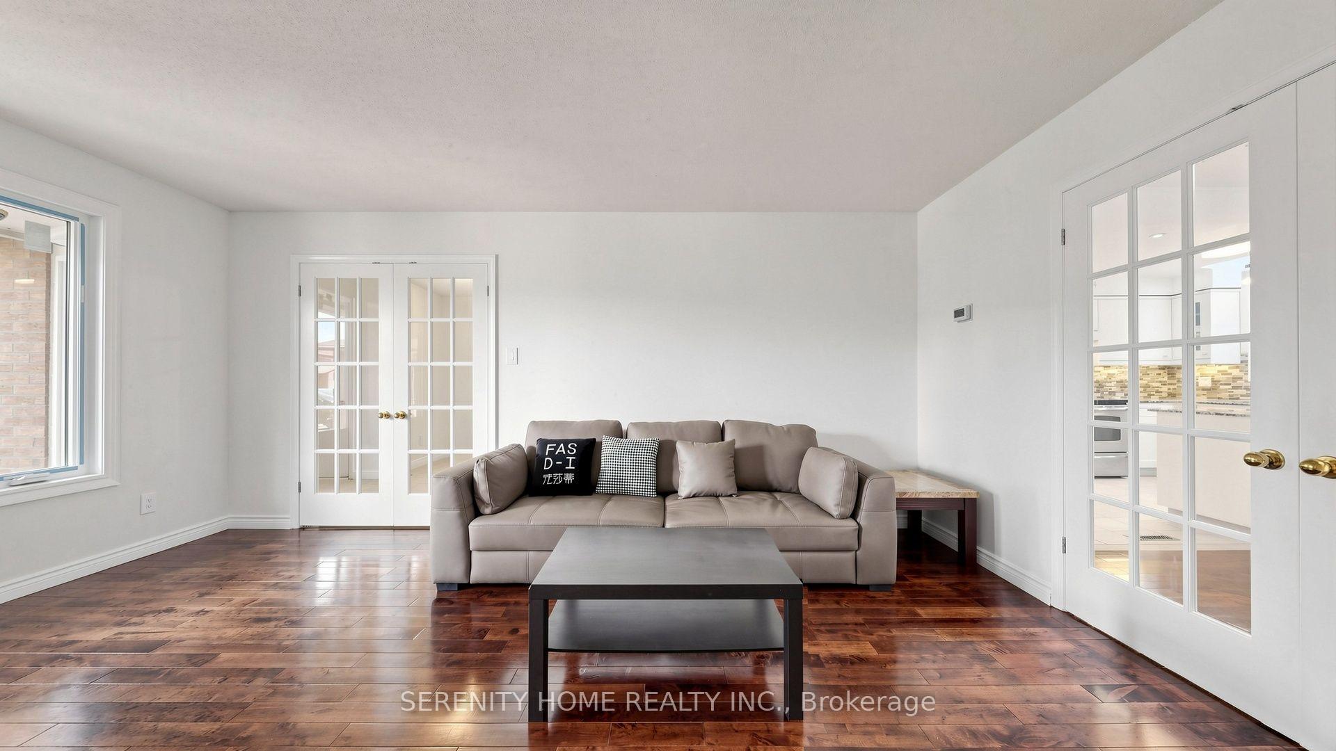Photo 8 of 957 Queensbridge Drive, Mississauga, Creditview — HOMEH