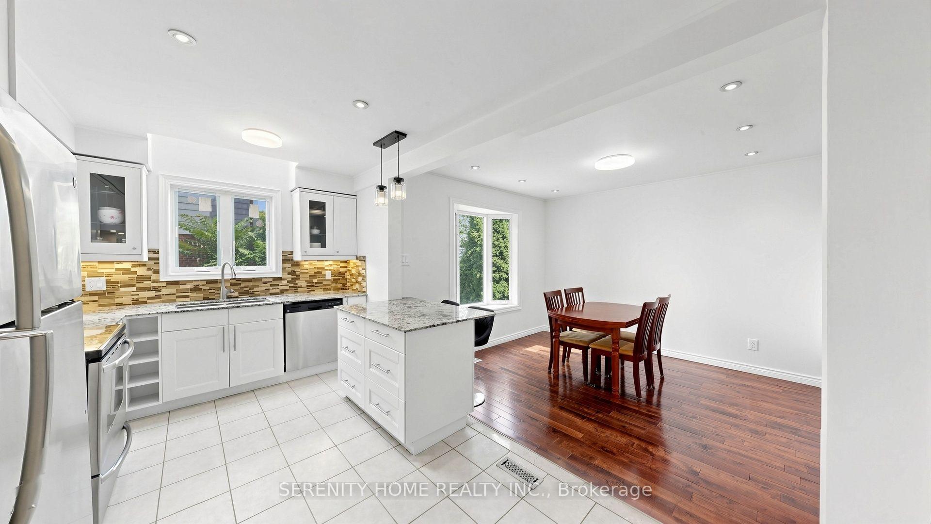 Photo 10 of 957 Queensbridge Drive, Mississauga, Creditview — HOMEH