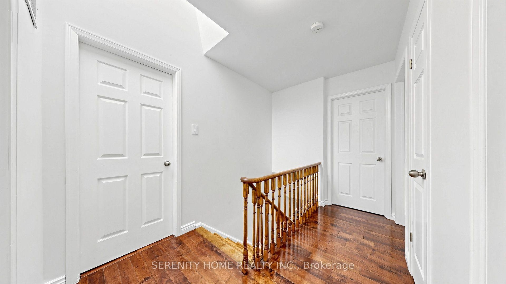 Photo 18 of 957 Queensbridge Drive, Mississauga, Creditview — HOMEH