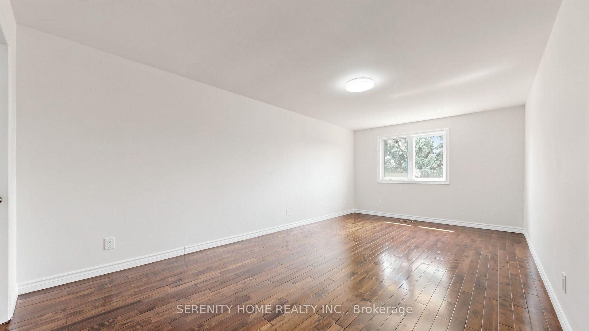 Photo 25 of 957 Queensbridge Drive, Mississauga, Creditview — HOMEH