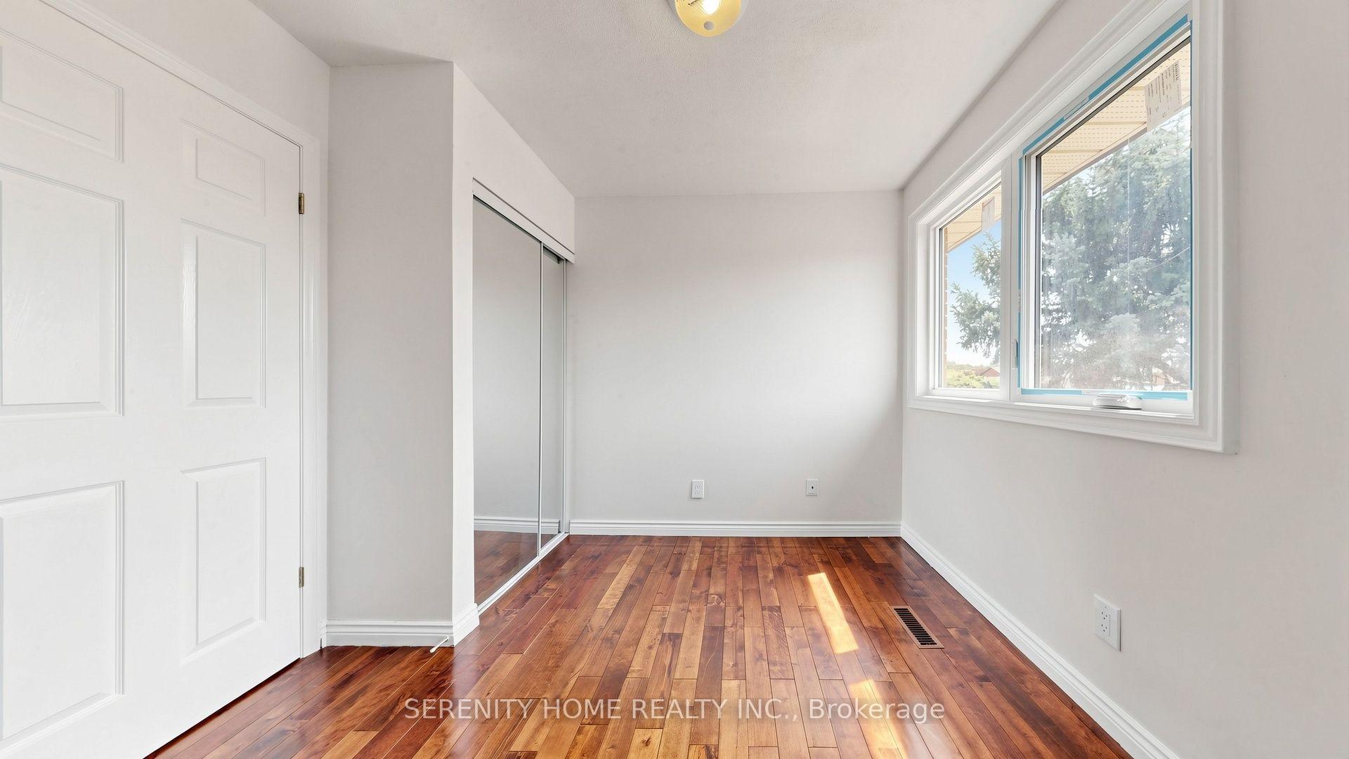 Photo 33 of 957 Queensbridge Drive, Mississauga, Creditview — HOMEH