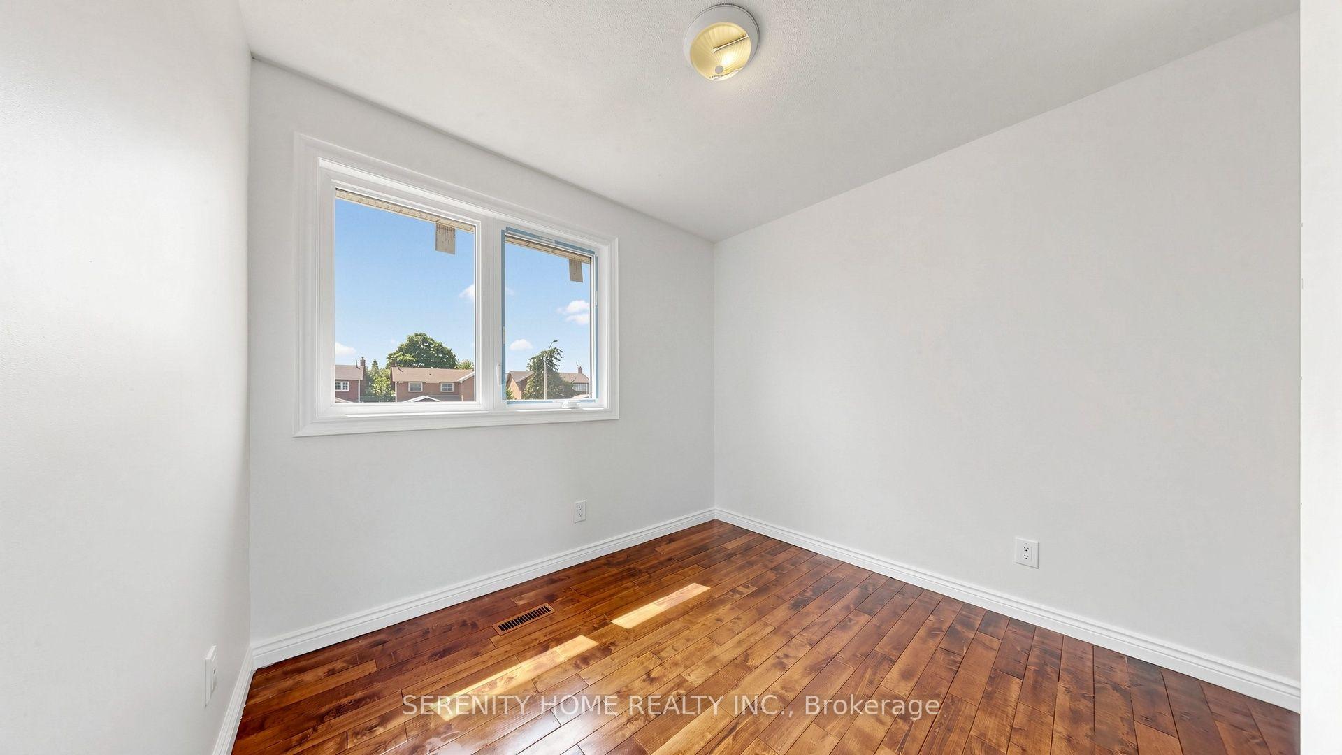 Photo 34 of 957 Queensbridge Drive, Mississauga, Creditview — HOMEH