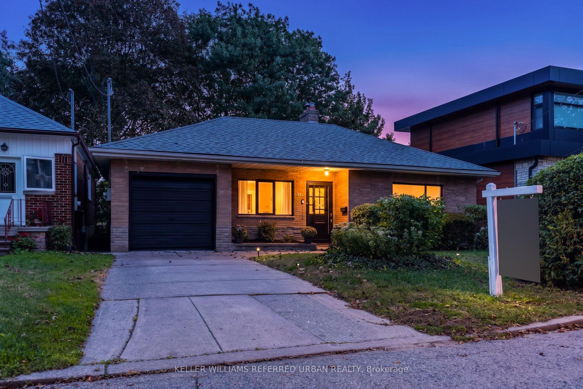 Photo 3 of 30 Rambert Crescent, Toronto, High Park-Swansea — HOMEH