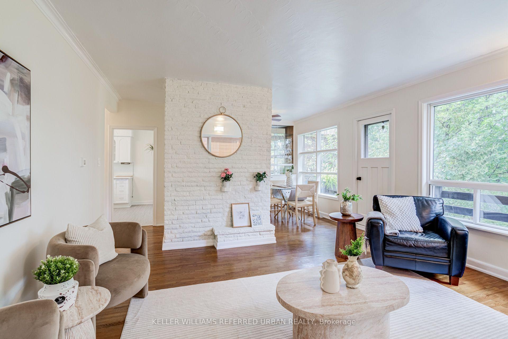 Photo 4 of 30 Rambert Crescent, Toronto, High Park-Swansea — HOMEH