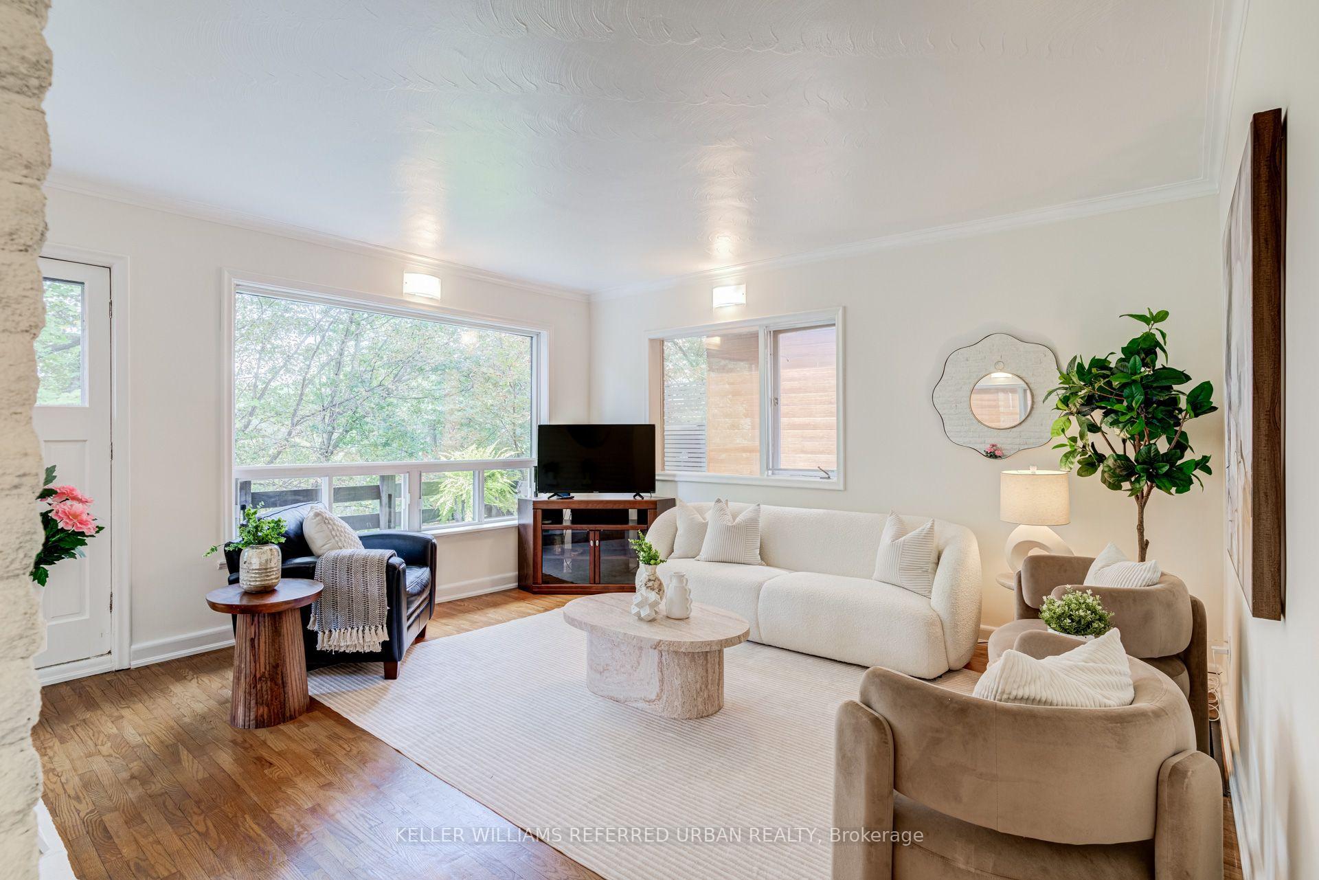 Photo 5 of 30 Rambert Crescent, Toronto, High Park-Swansea — HOMEH