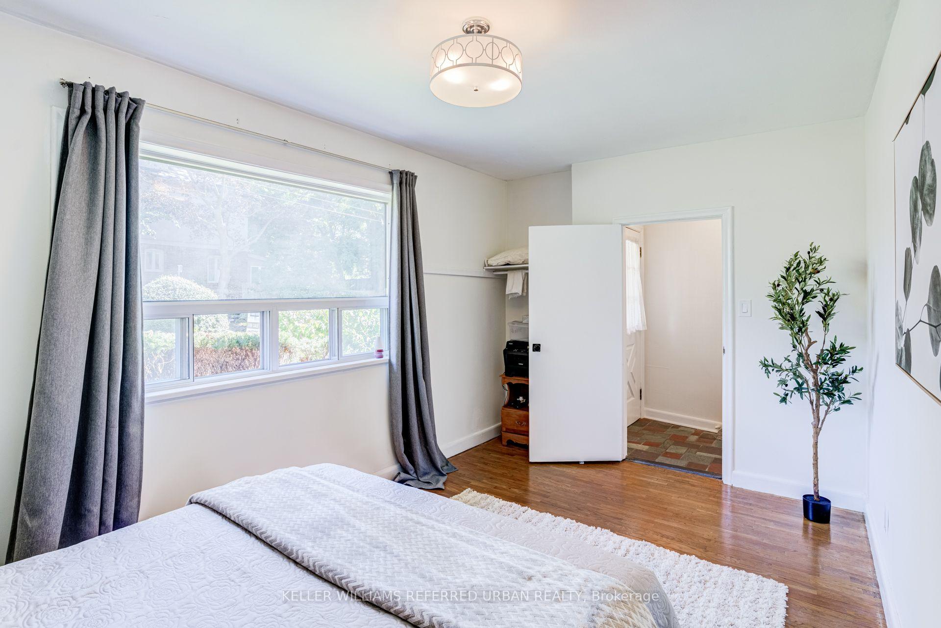 Photo 12 of 30 Rambert Crescent, Toronto, High Park-Swansea — HOMEH
