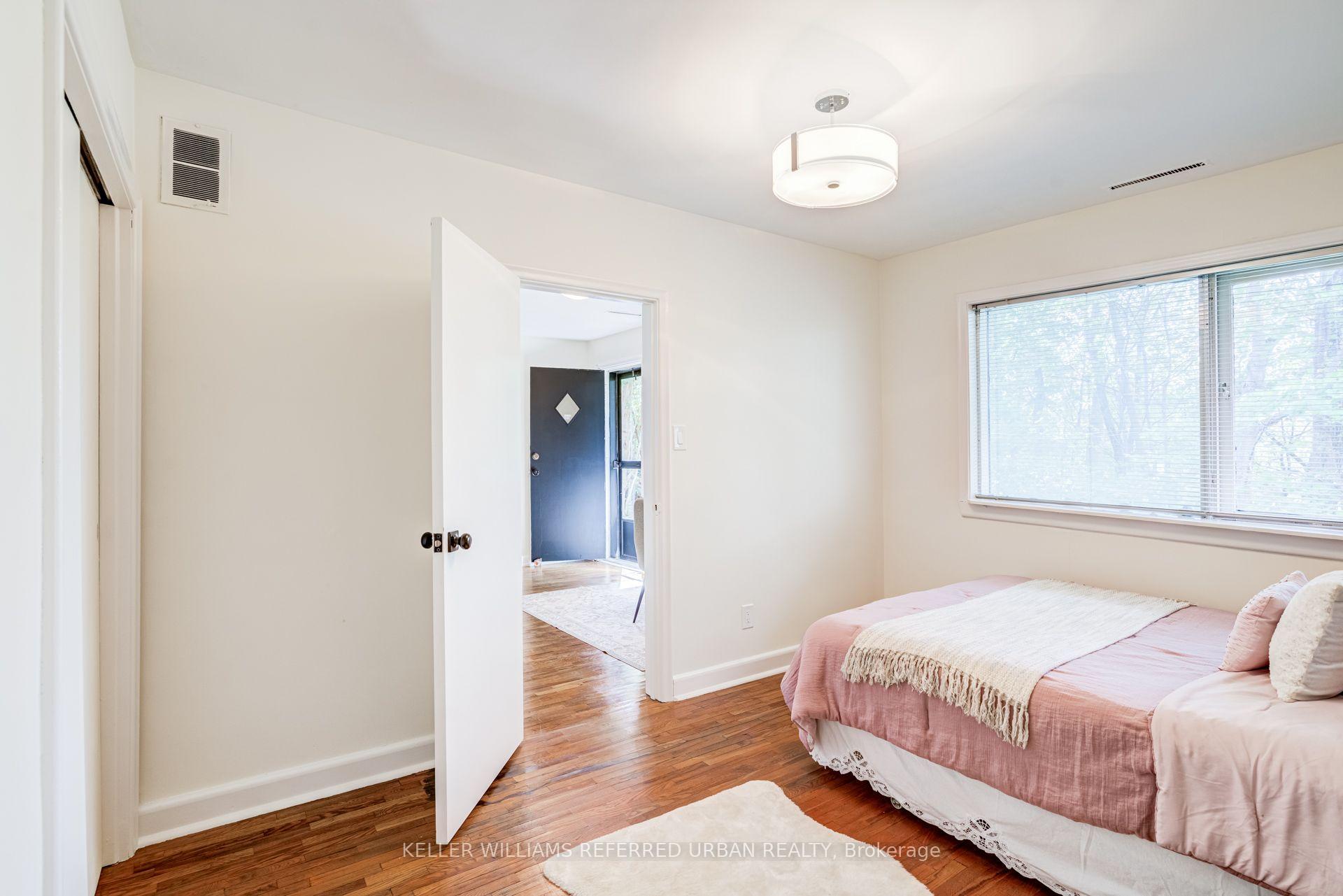 Photo 18 of 30 Rambert Crescent, Toronto, High Park-Swansea — HOMEH