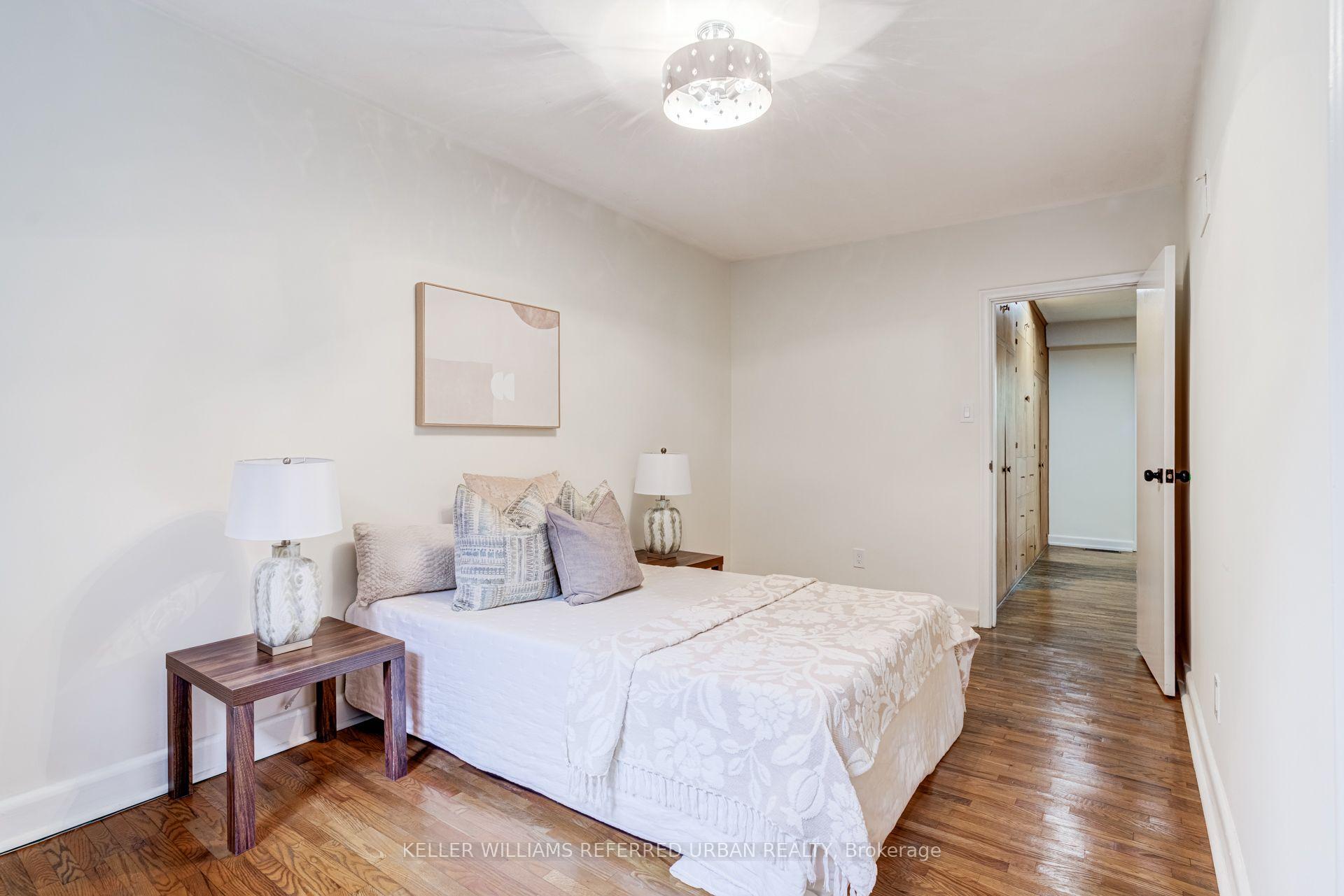 Photo 20 of 30 Rambert Crescent, Toronto, High Park-Swansea — HOMEH