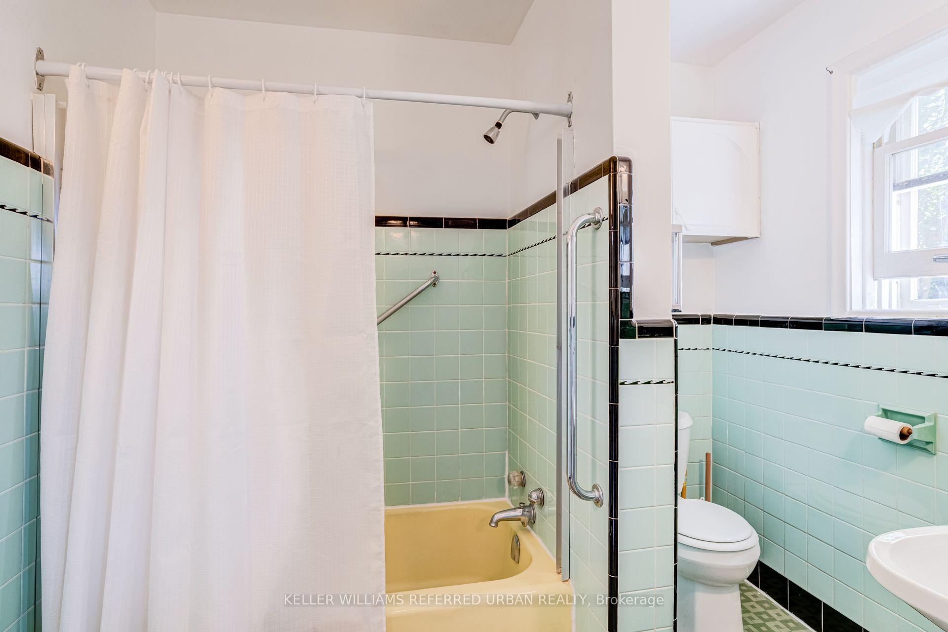 Photo 21 of 30 Rambert Crescent, Toronto, High Park-Swansea — HOMEH