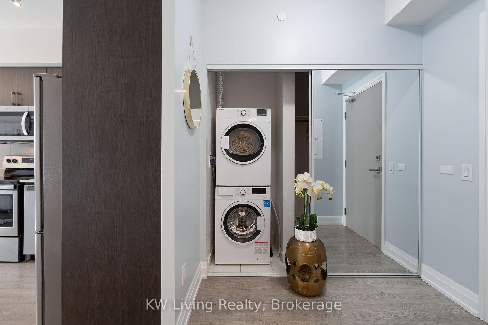 Photo 6 of Unit 907, 591 Sheppard Avenue E, North York, Bayview Village — HOMEH