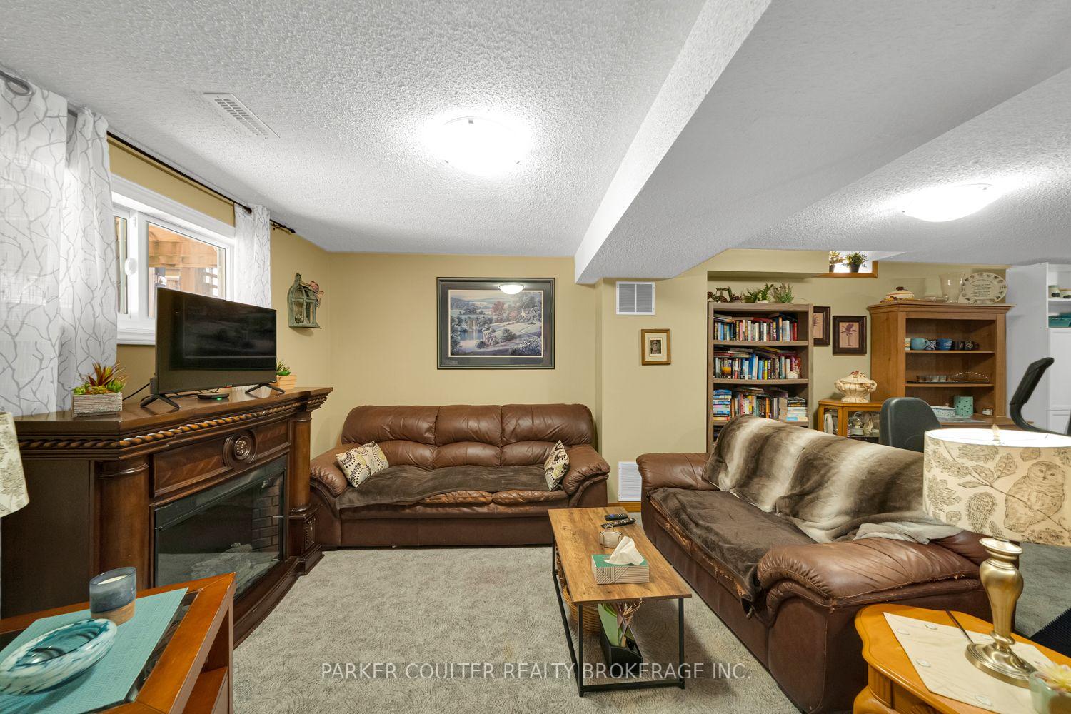 Photo 33 of 27 Brandon Crescent, Orillia — HOMEH