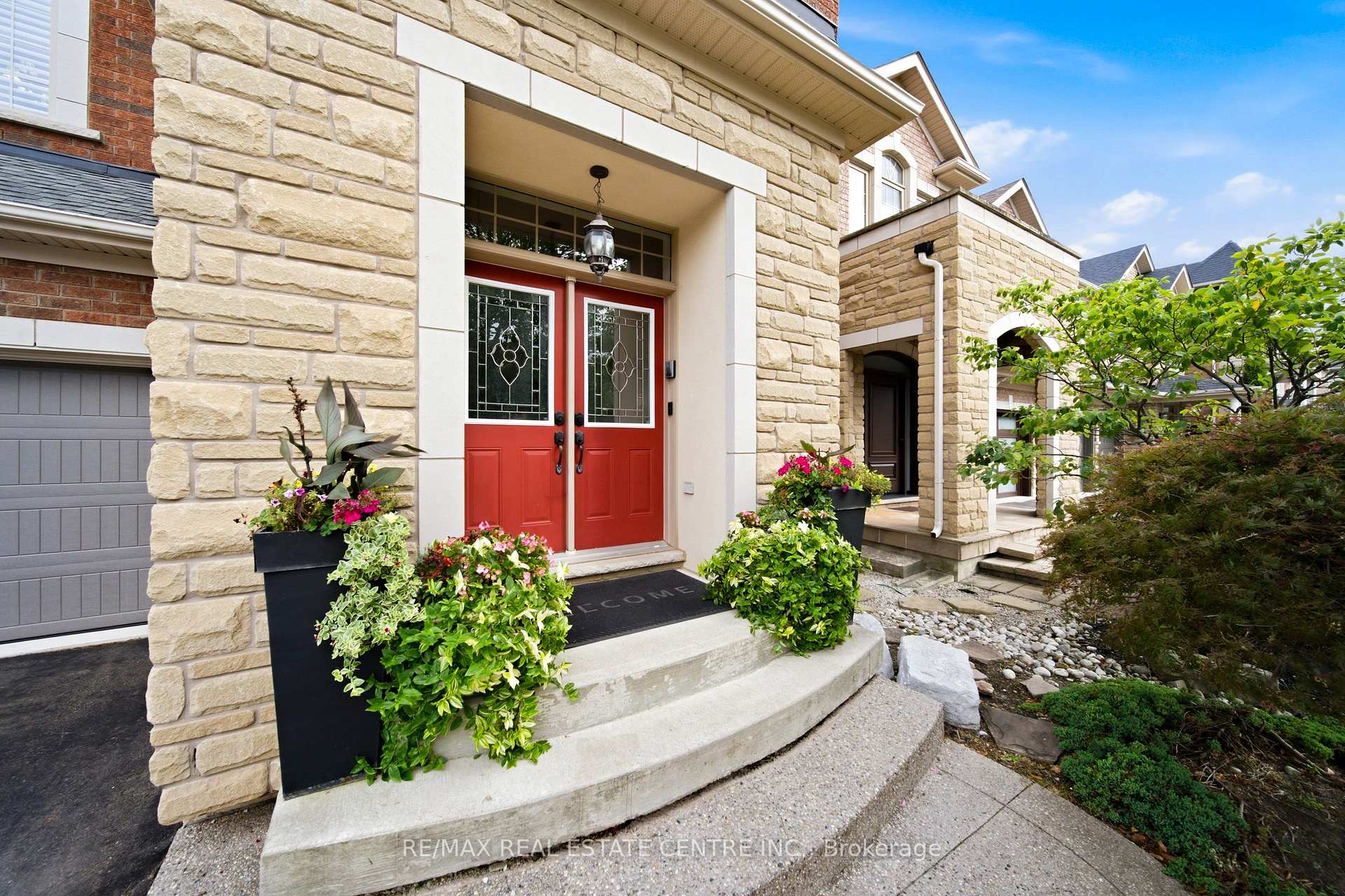 Photo 4 of 4640 Kearse Street, Burlington, Alton — HOMEH