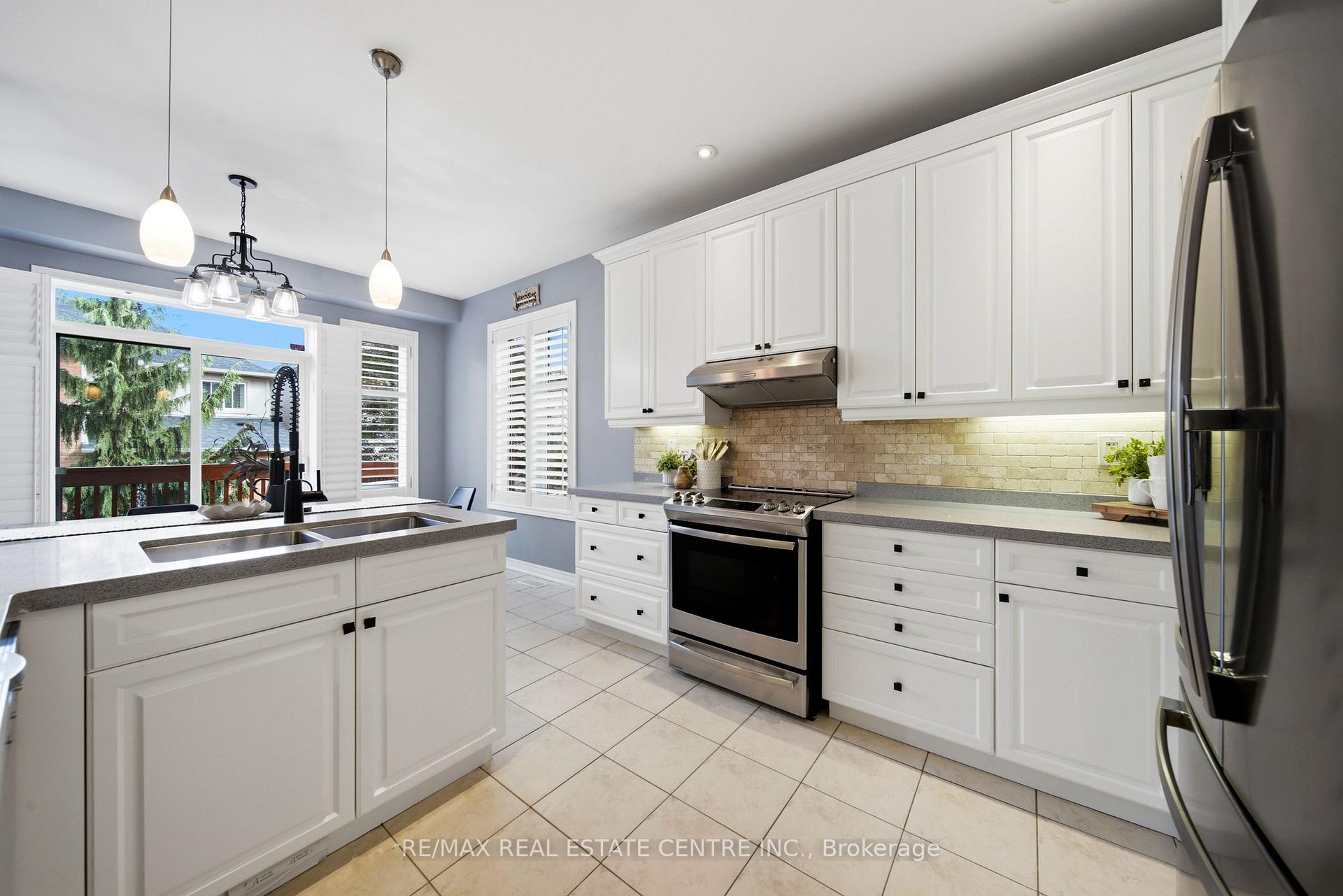 Photo 6 of 4640 Kearse Street, Burlington, Alton — HOMEH