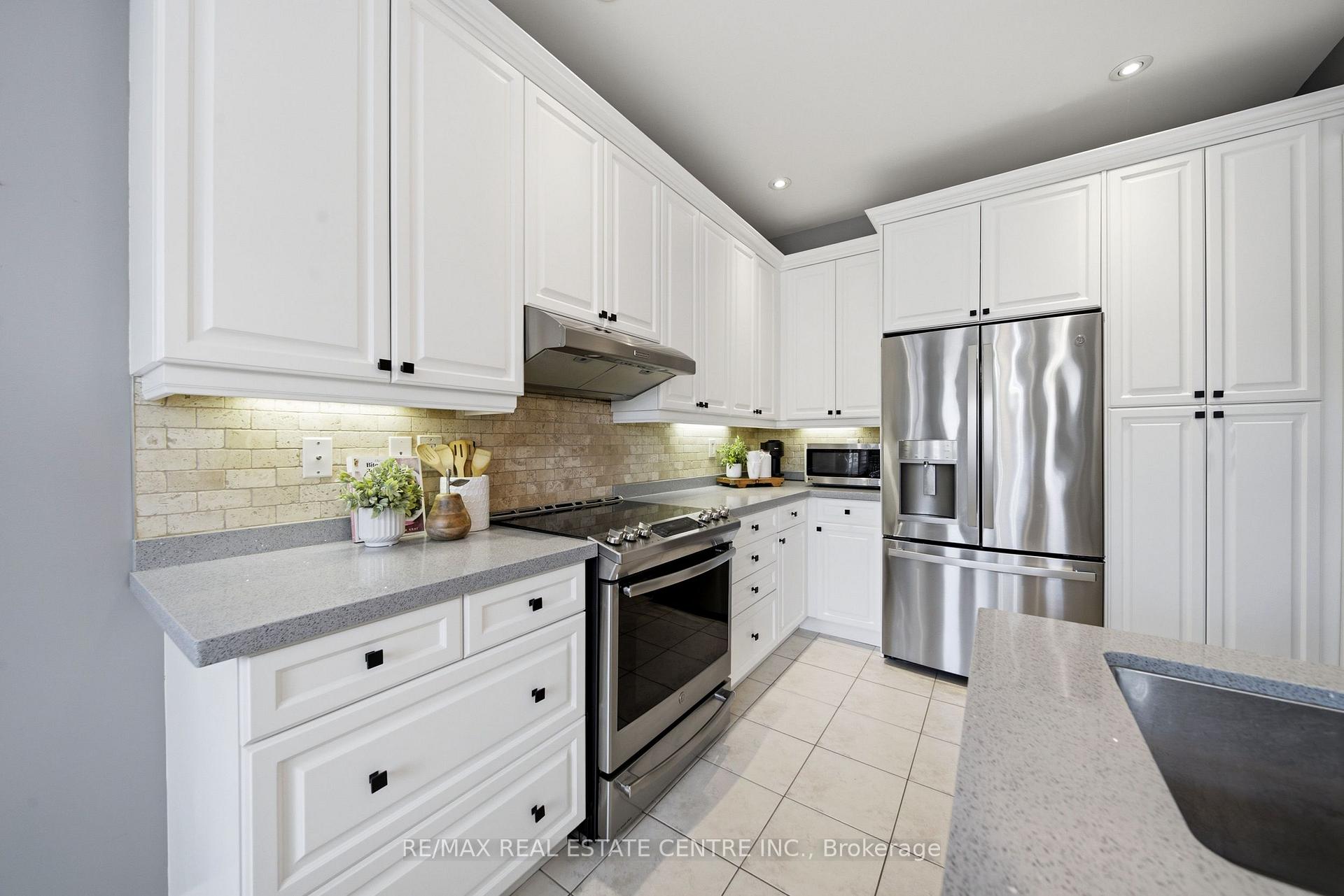 Photo 8 of 4640 Kearse Street, Burlington, Alton — HOMEH
