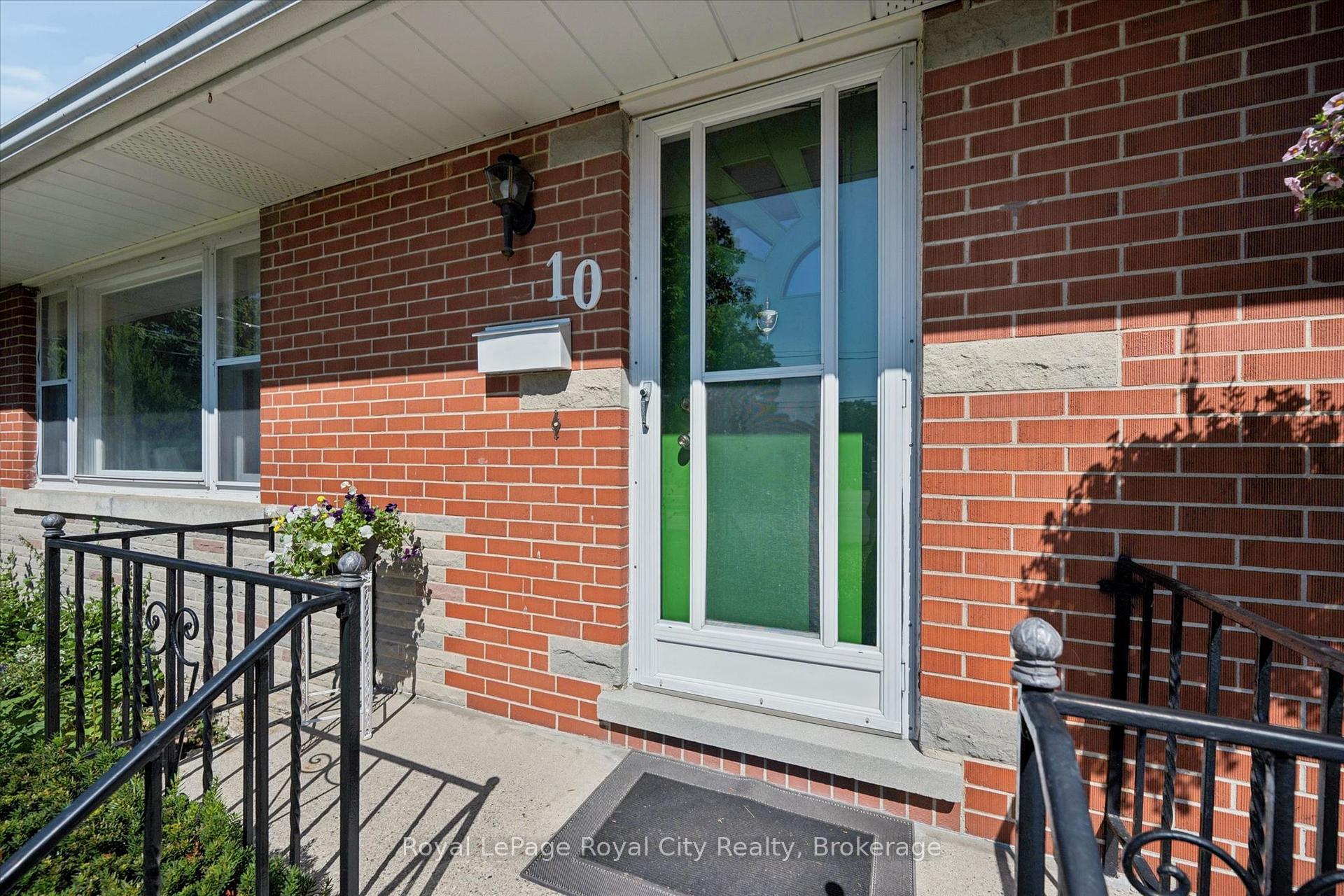 Photo 3 of 10 Paul Avenue, Guelph, General Hospital — HOMEH