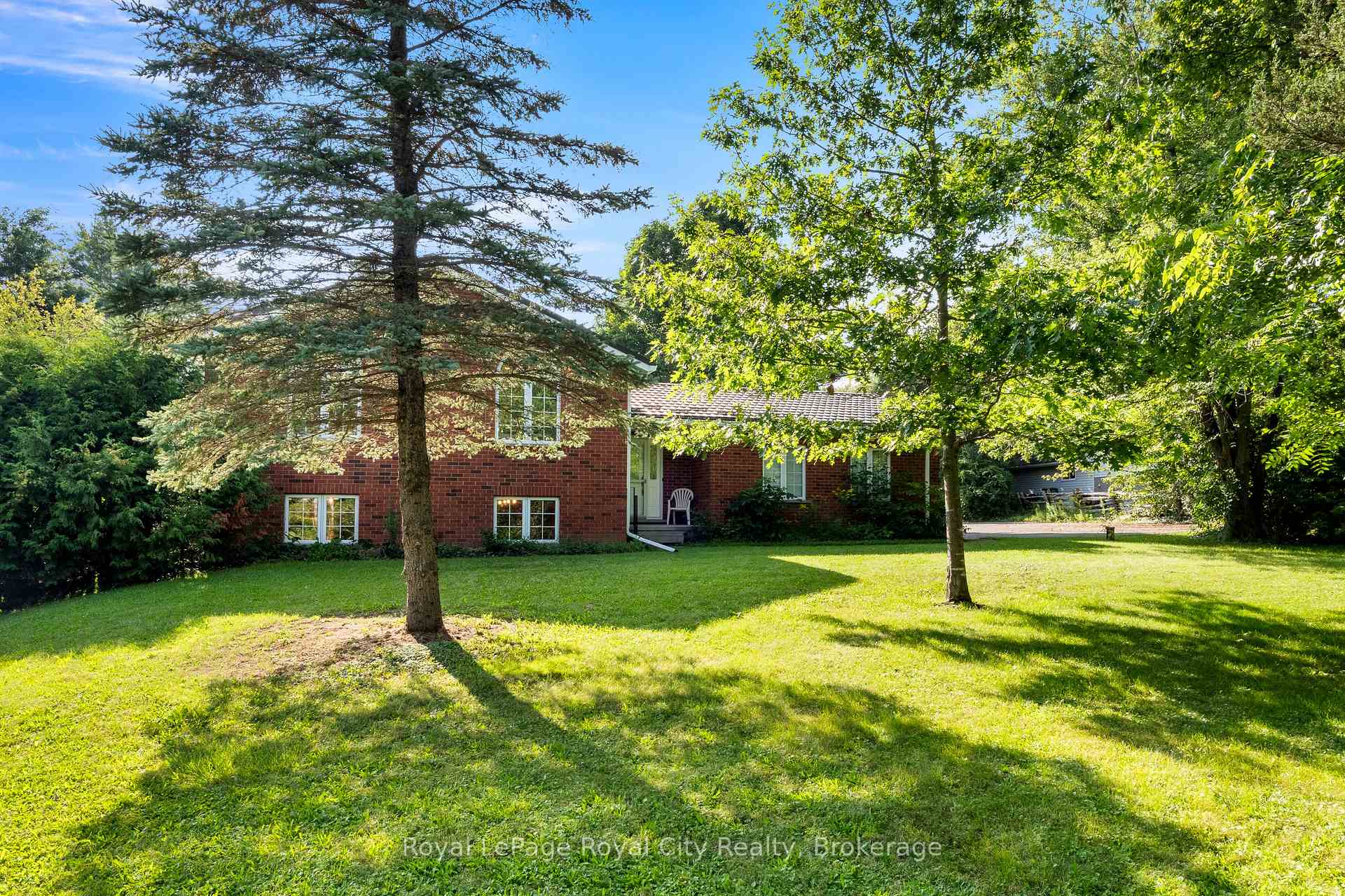 Photo 3 of 4452 Sideroad 20 N, Puslinch, Rural Puslinch West — HOMEH