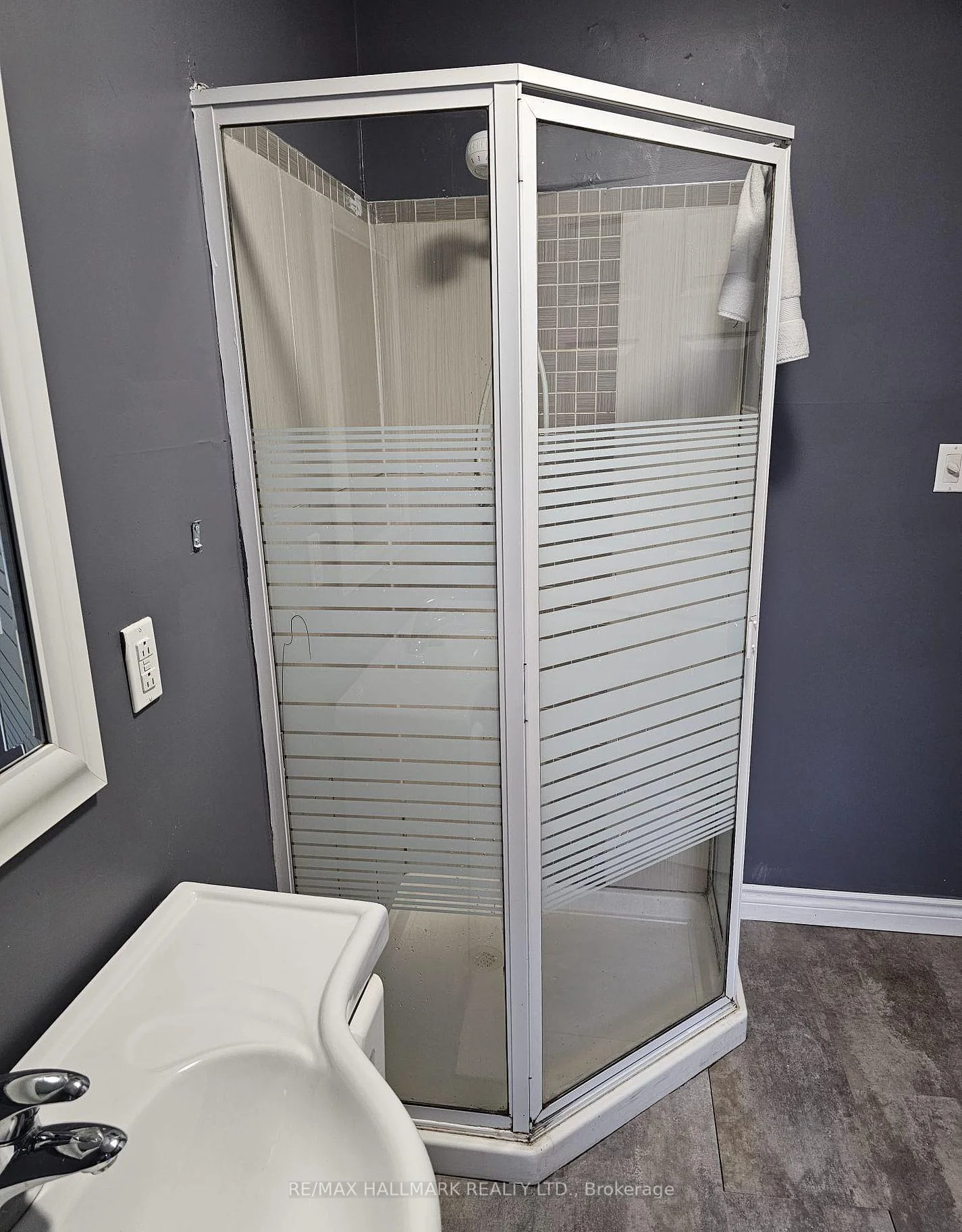 Photo 15 of Unit Upper, 46 Grove Street, Welland, Welland Downtown — HOMEH