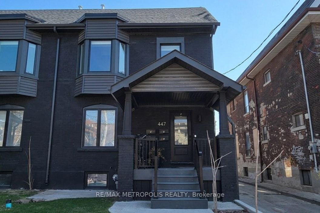 Photo of 447 Lansdowne Avenue