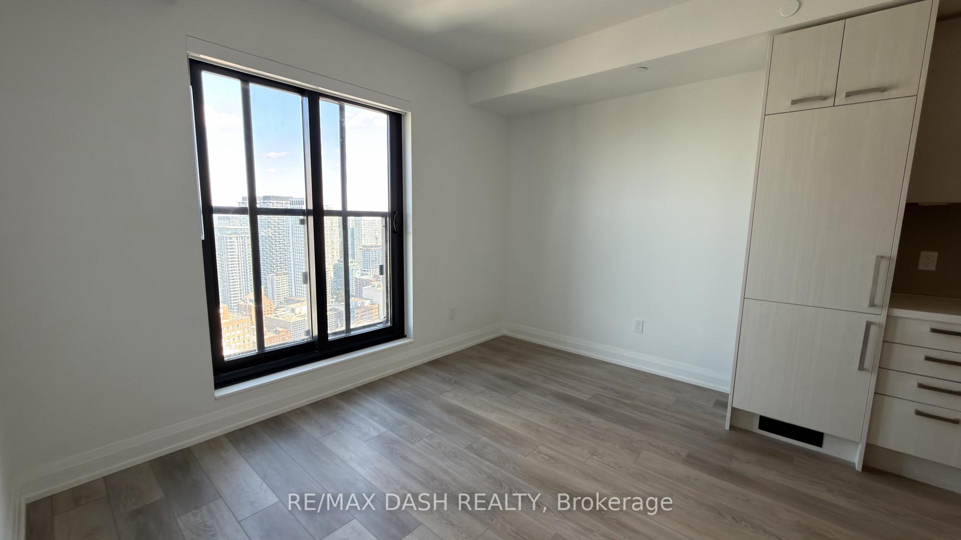 Photo 13 of Unit 3701, 20 Soudan Avenue, Toronto, Mount Pleasant West — HOMEH