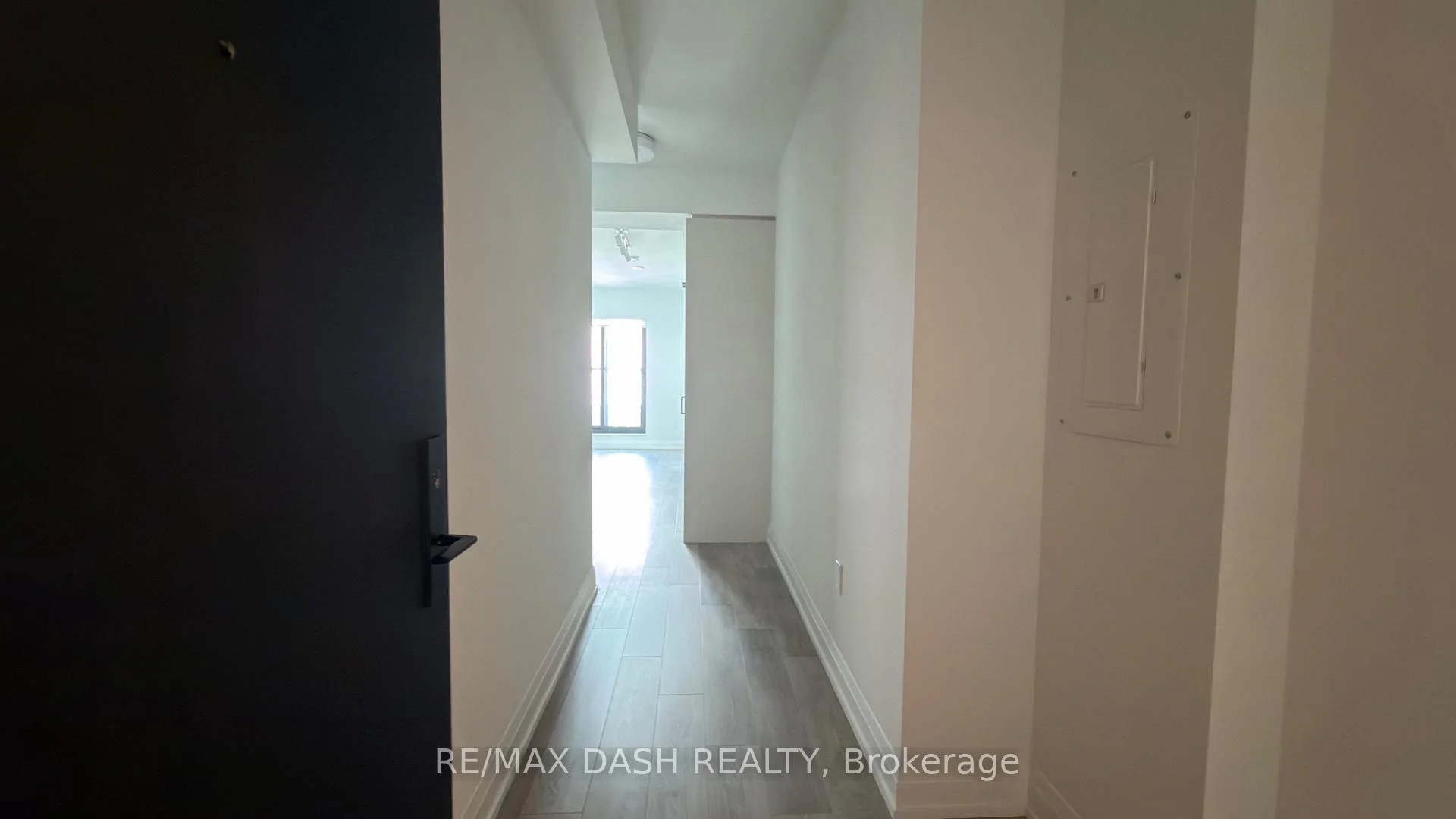 Photo 6 of Unit 3701, 20 Soudan Avenue, Toronto, Mount Pleasant West — HOMEH