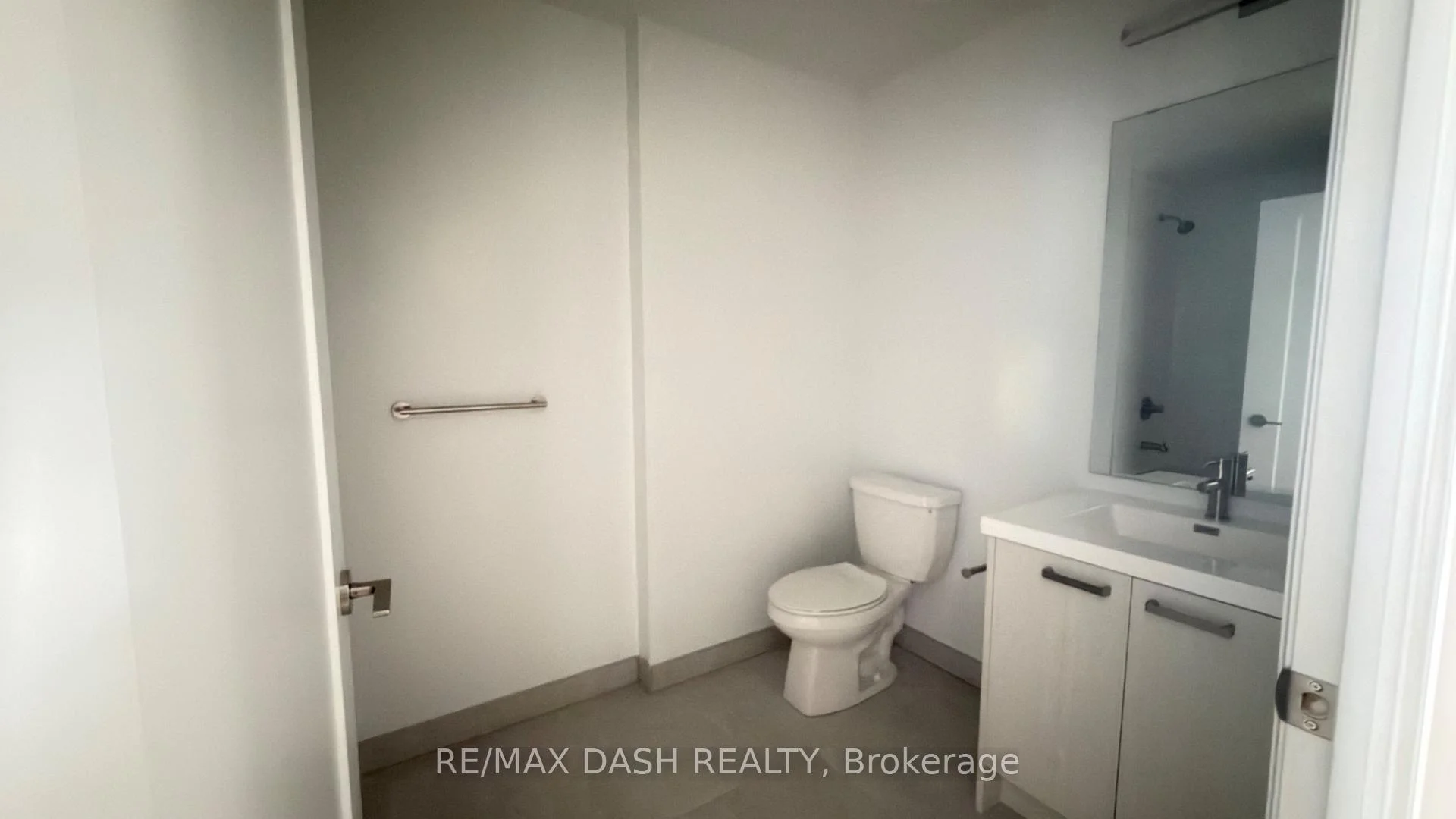 Photo 8 of Unit 3701, 20 Soudan Avenue, Toronto, Mount Pleasant West — HOMEH